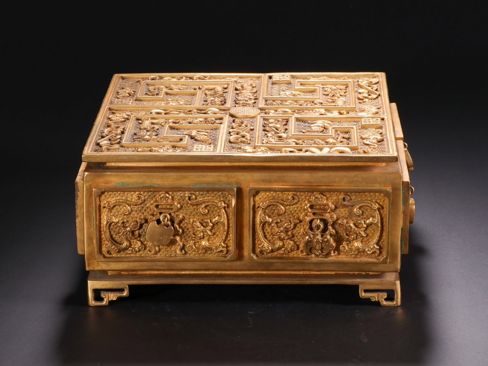 A COPPER GILDING BOX - 3