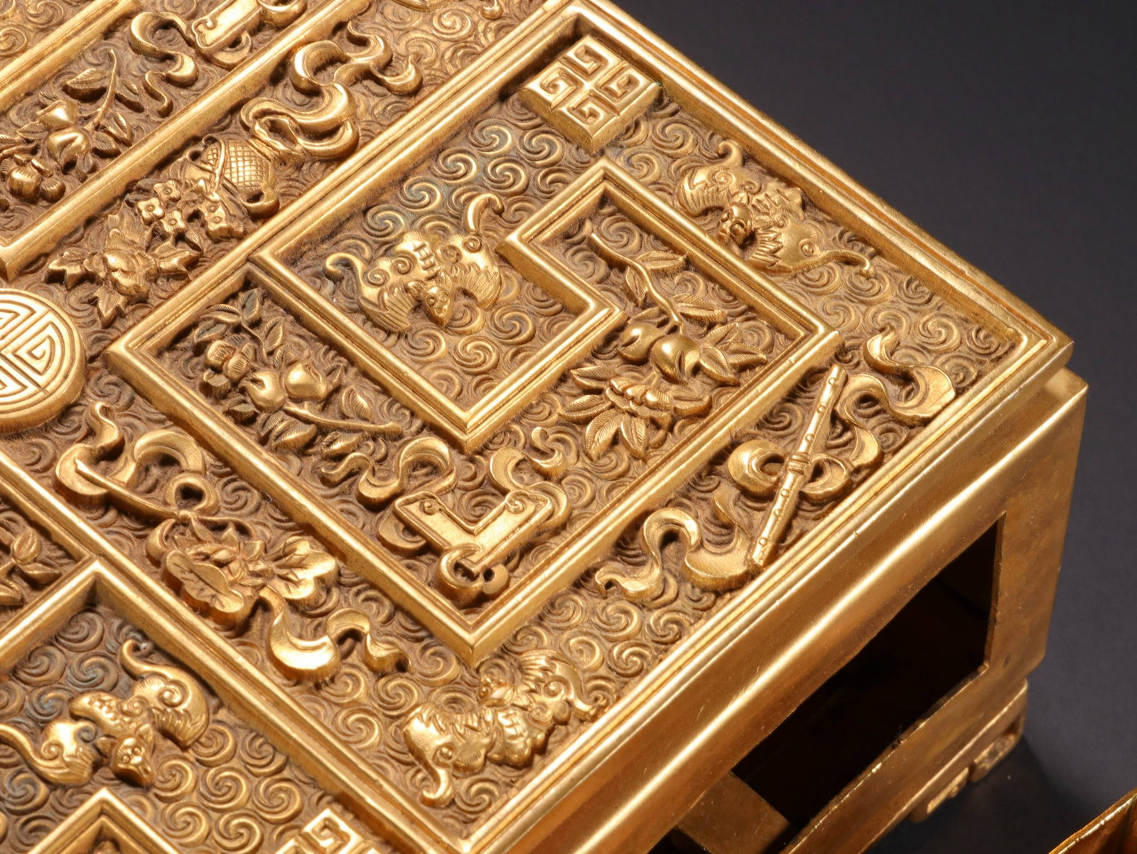 A COPPER GILDING BOX - 5