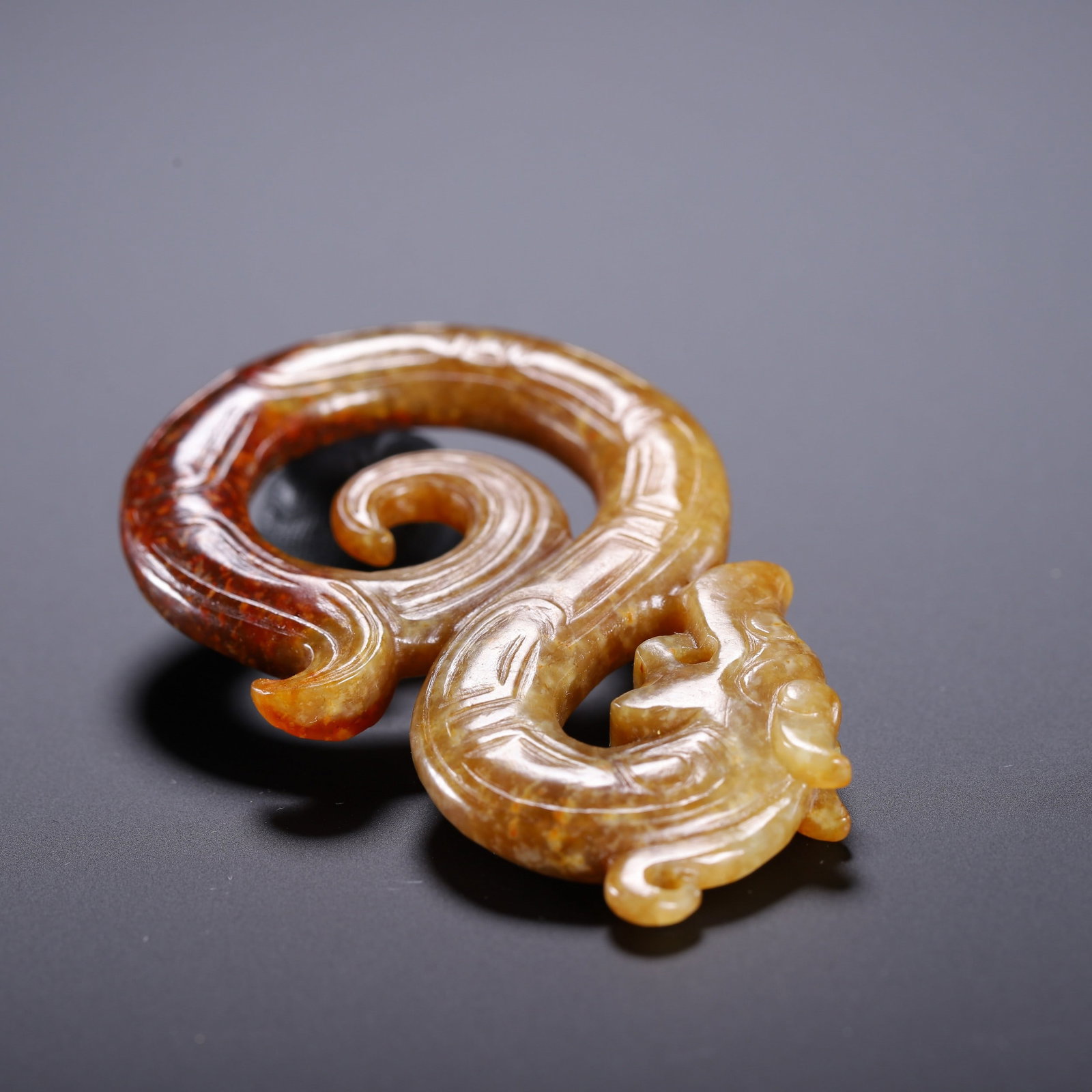 A JADE PENDANT - 9