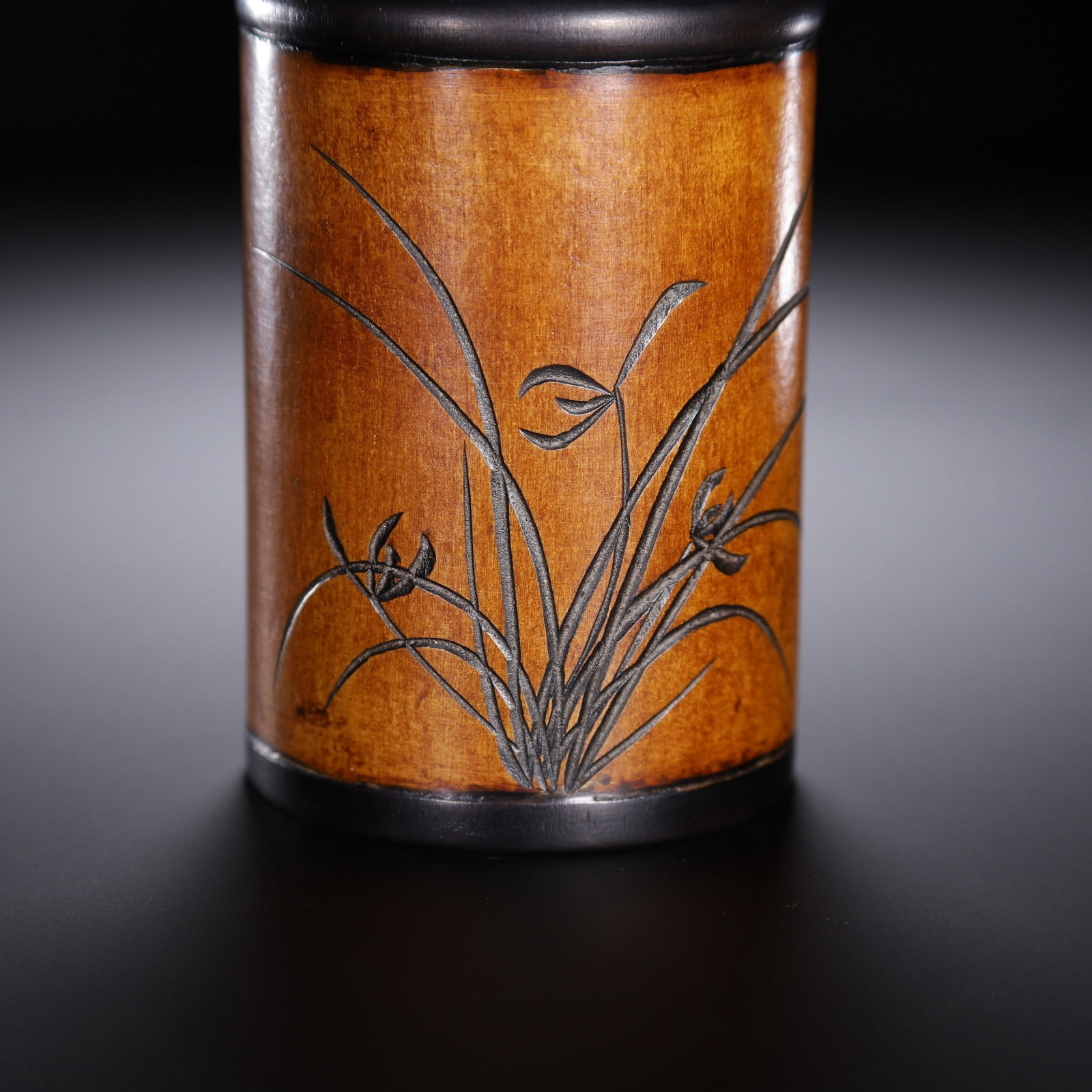 A BRUSH POT - 3