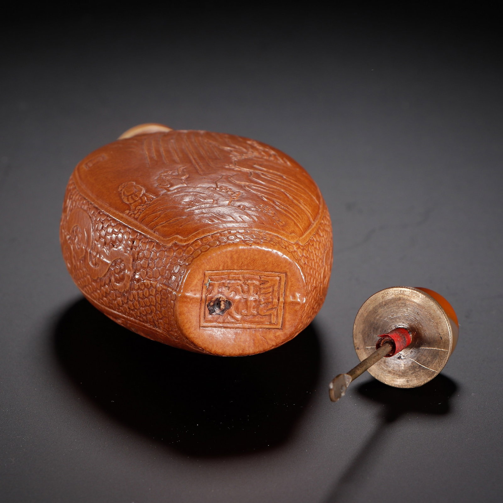 A SNUFF BOTTLE - 6