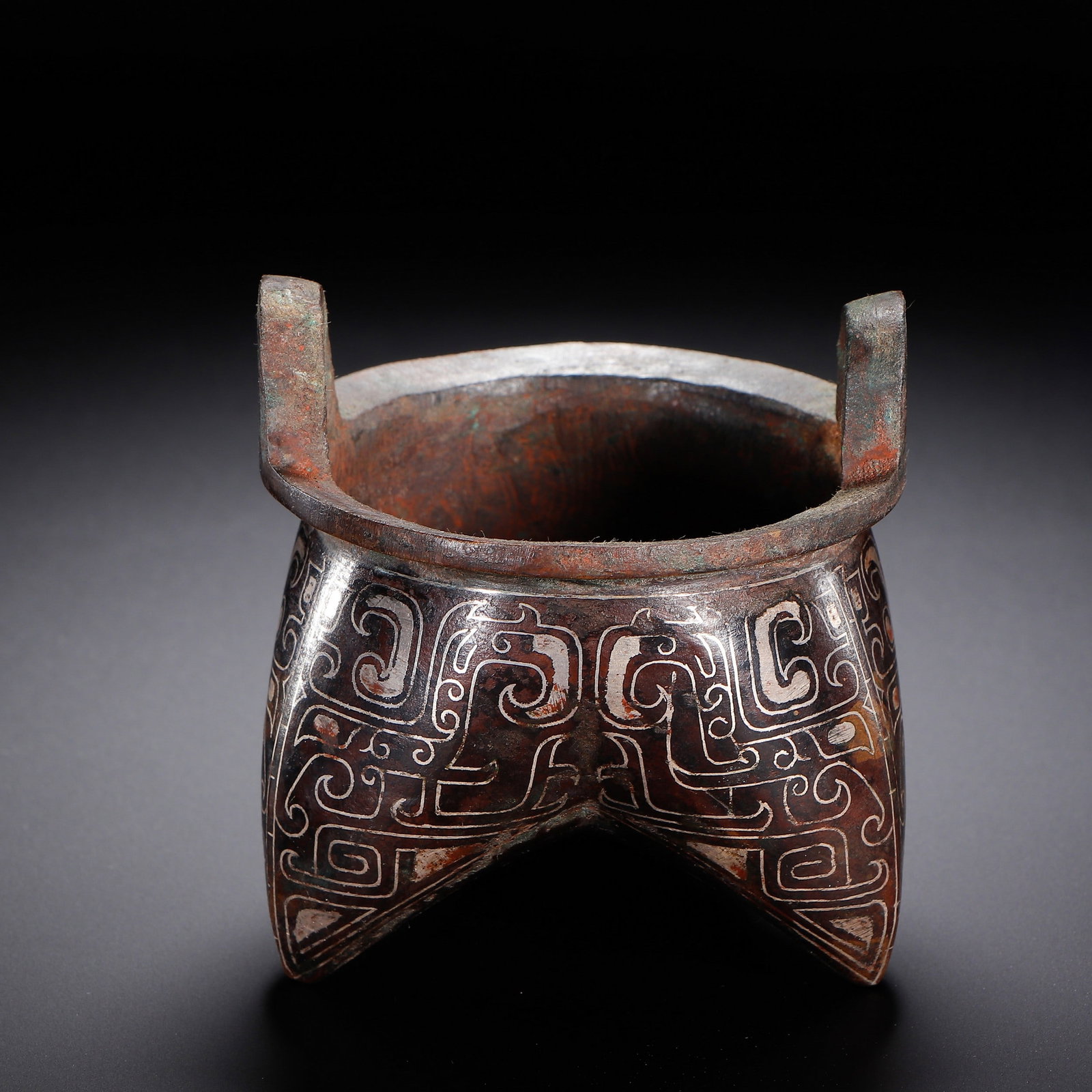 A COPPER INCENSE BURNER: 清 铜错金银炉 A copper incense burner Ht.8.5cm