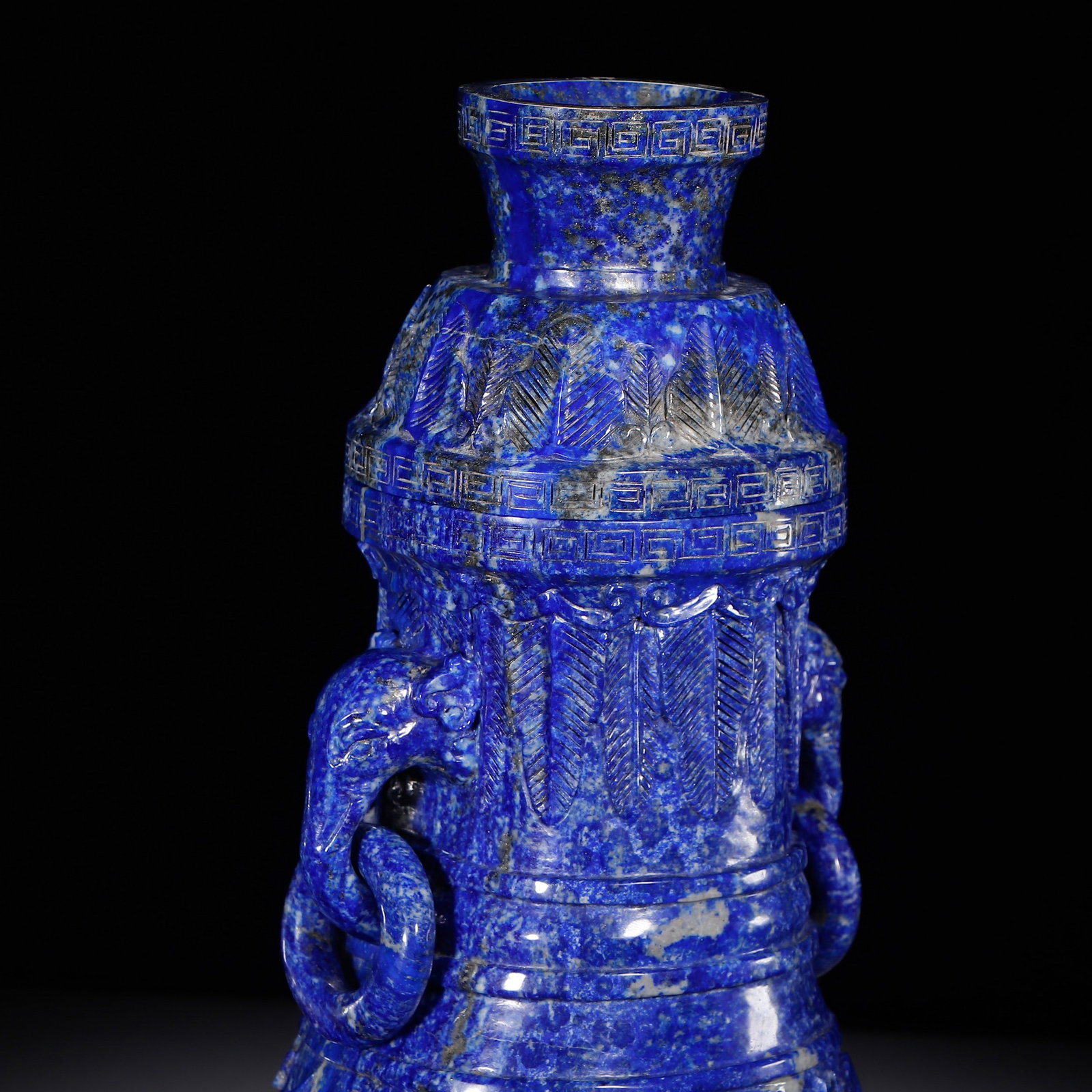 A LAPIS LAZULI VASE - 6