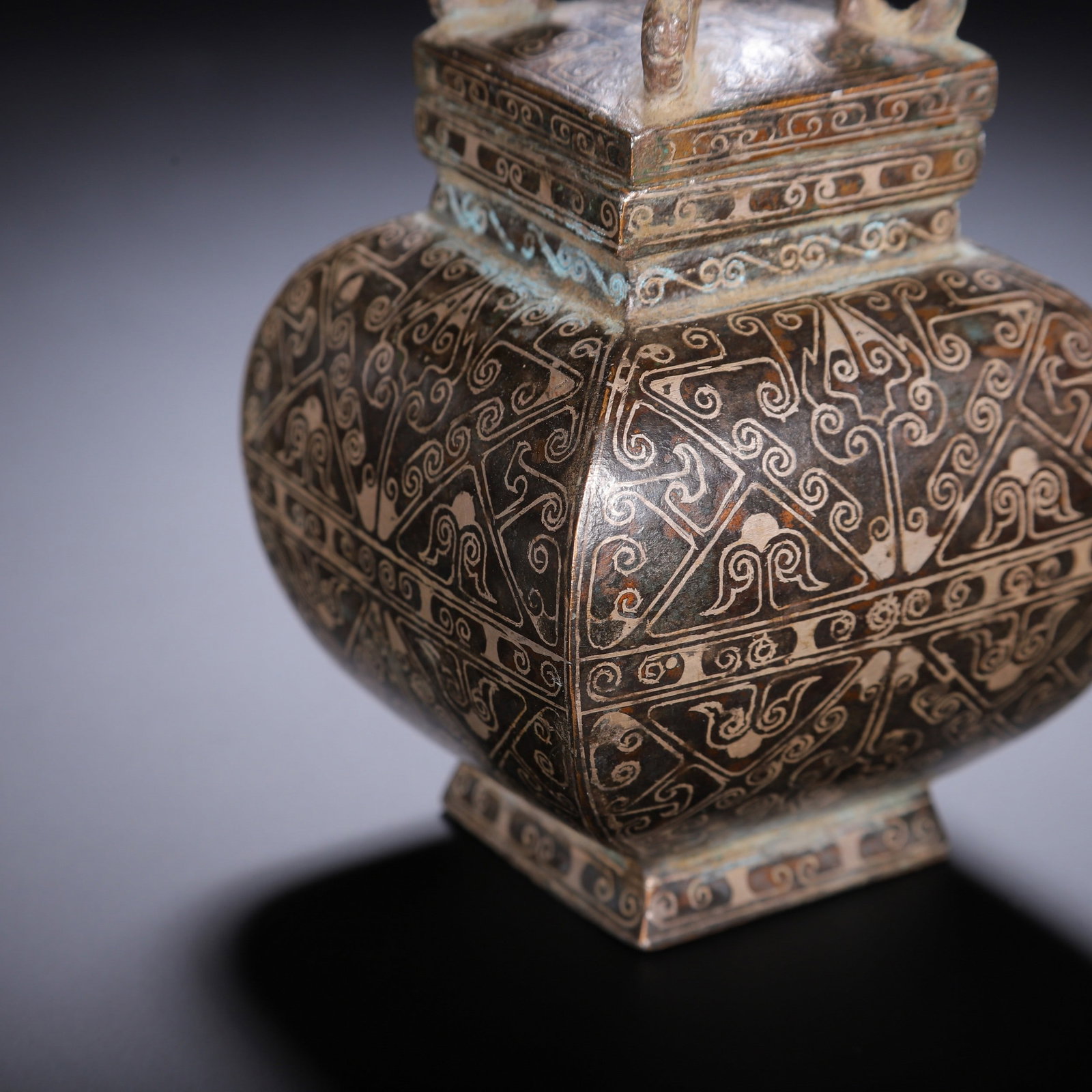 A SILVER VASE - 3