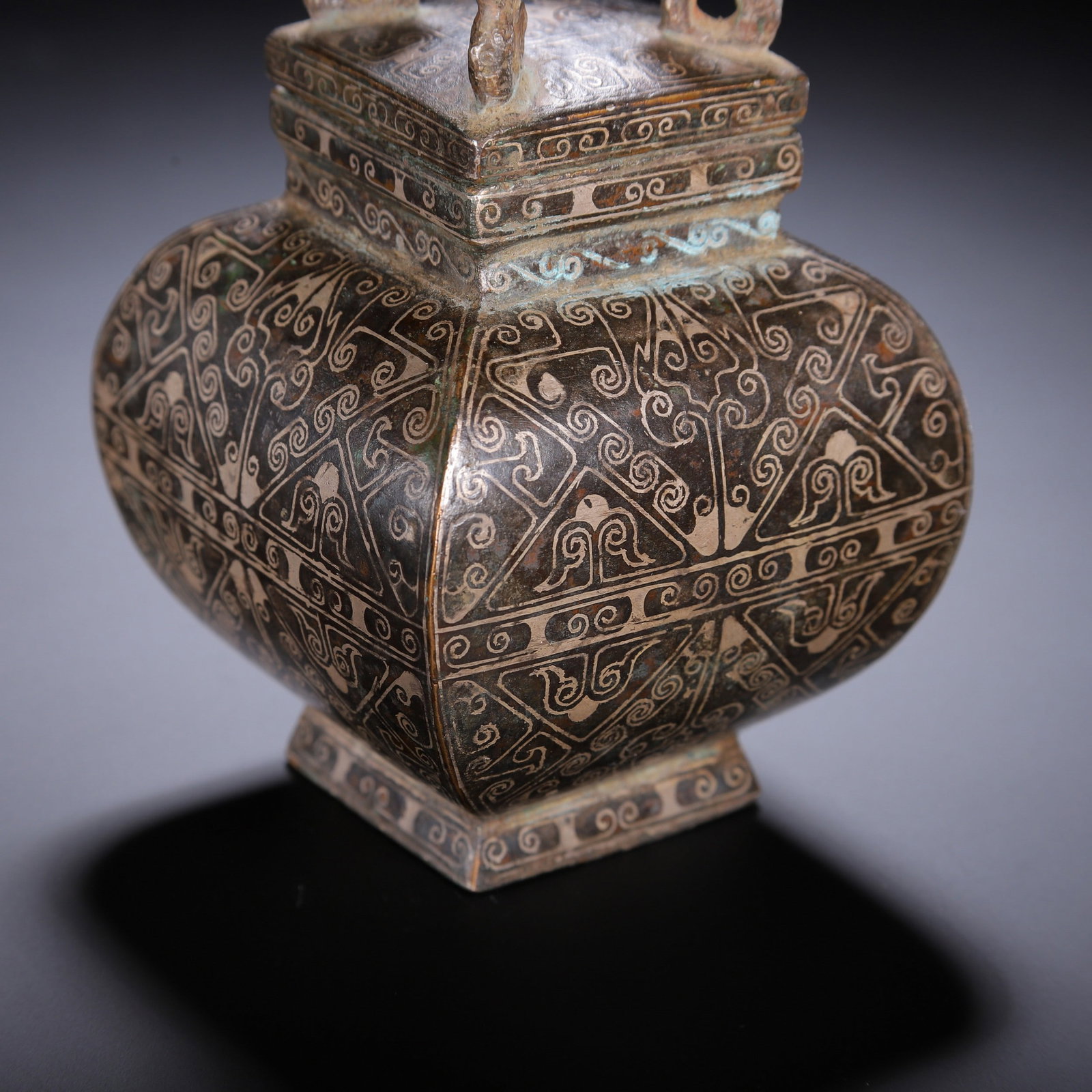 A SILVER VASE - 6