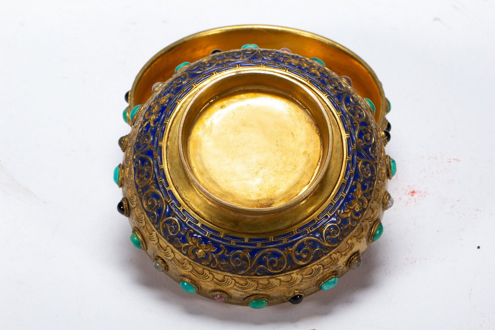 A COPPER GILDING BOX - 6