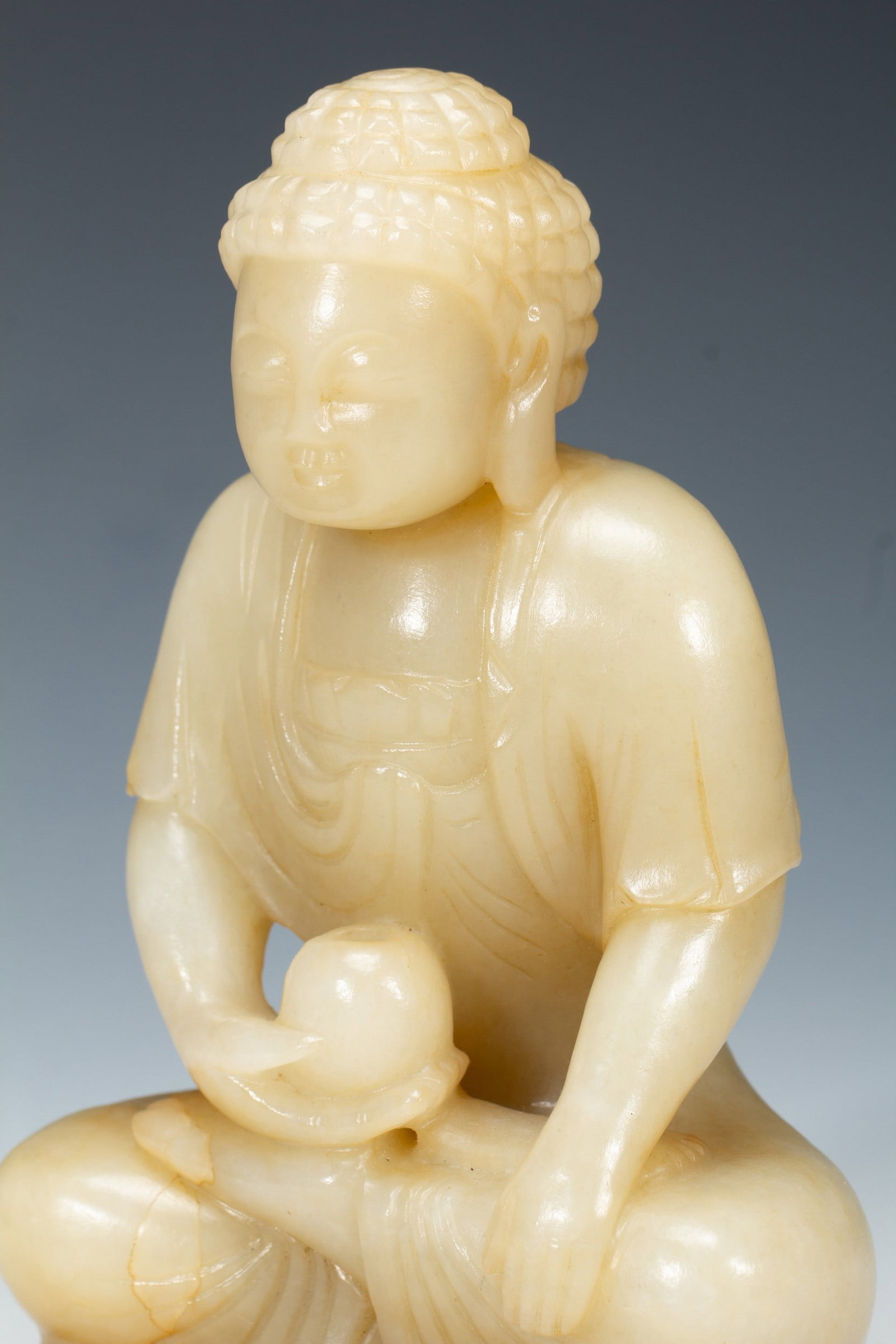 A JADE BUDDHA STATUE - 6