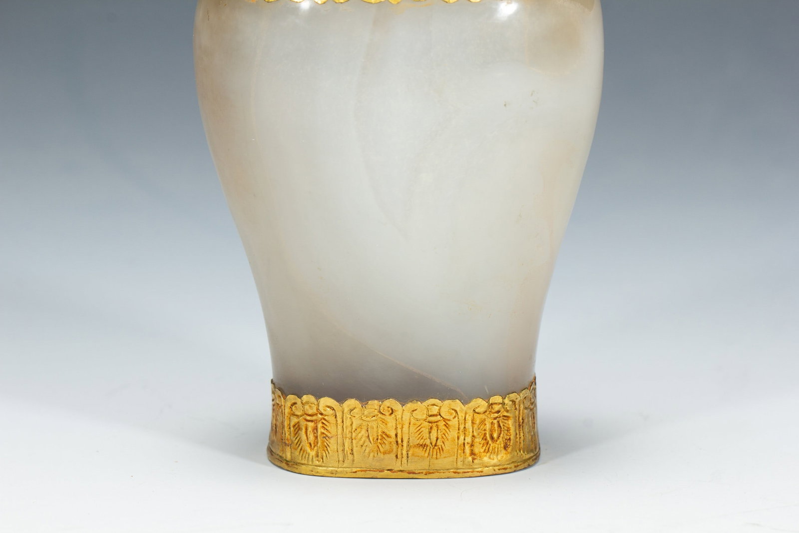 AN AGATE VASE - 4