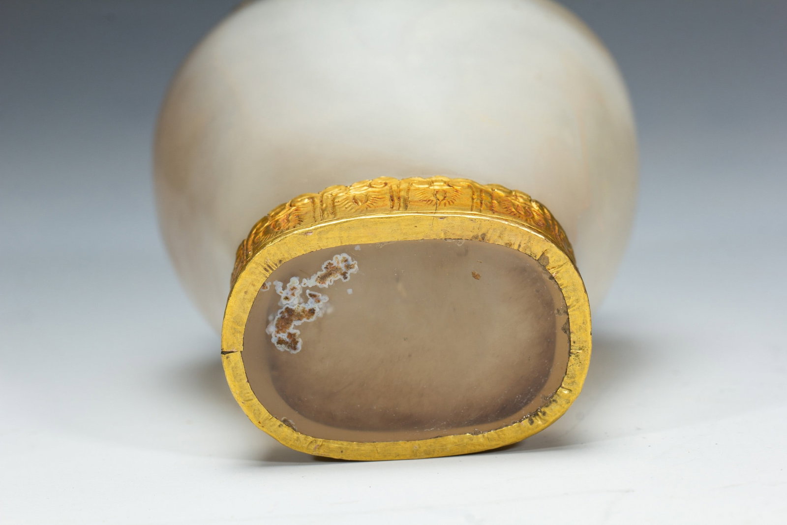 AN AGATE VASE - 9