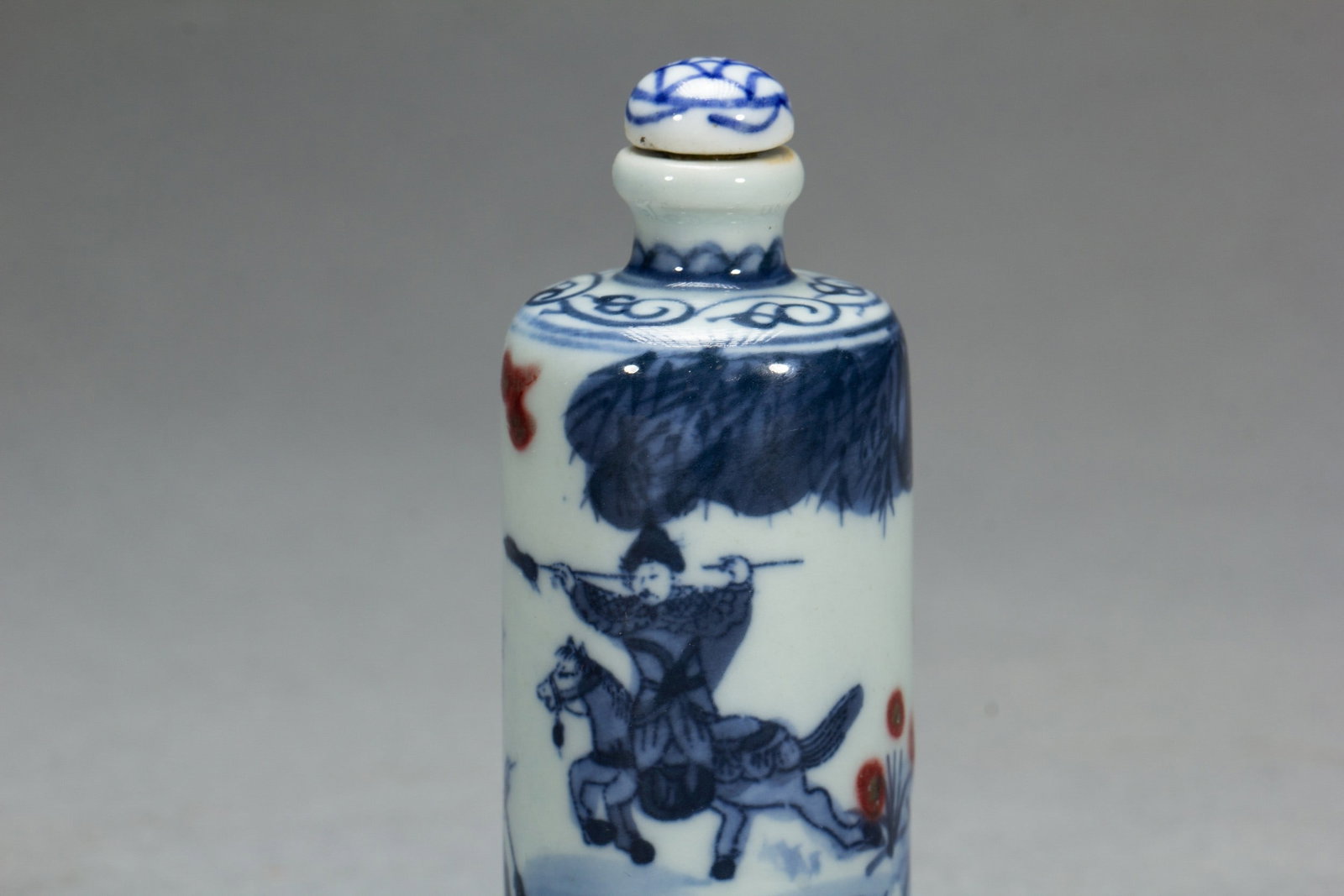 A SNUFF BOTTLE - 6