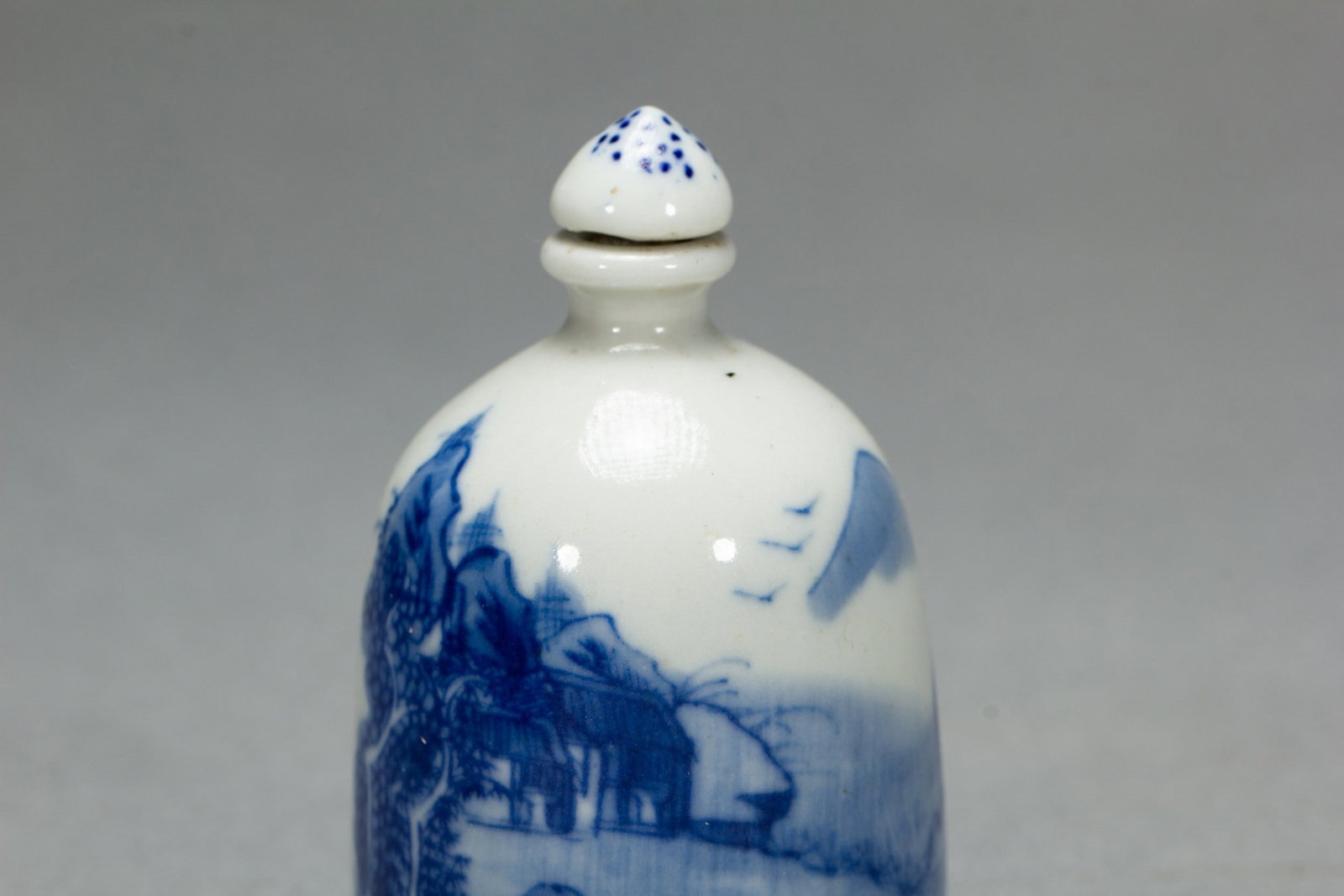 A SNUFF BOTTLE - 5