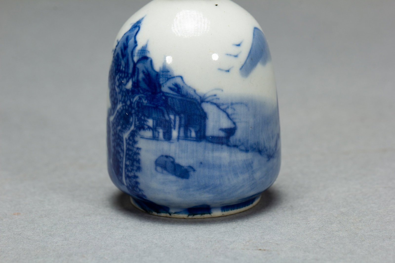 A SNUFF BOTTLE - 6