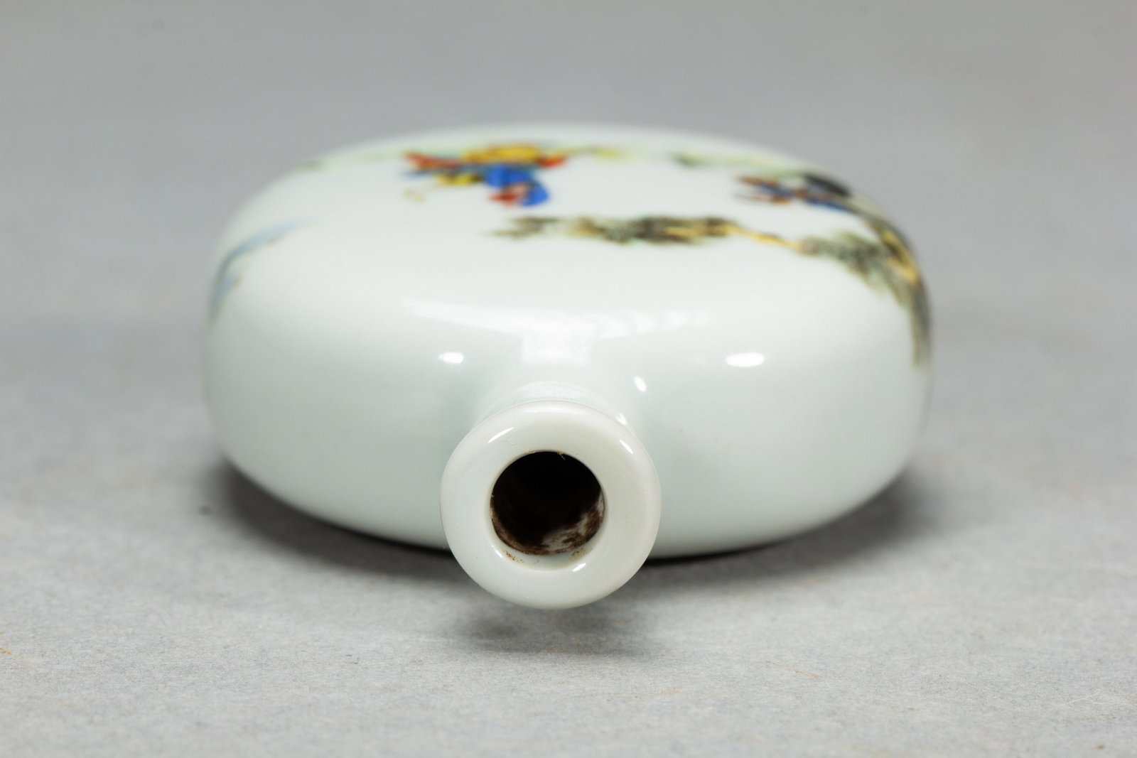 A SNUFF BOTTLE - 7