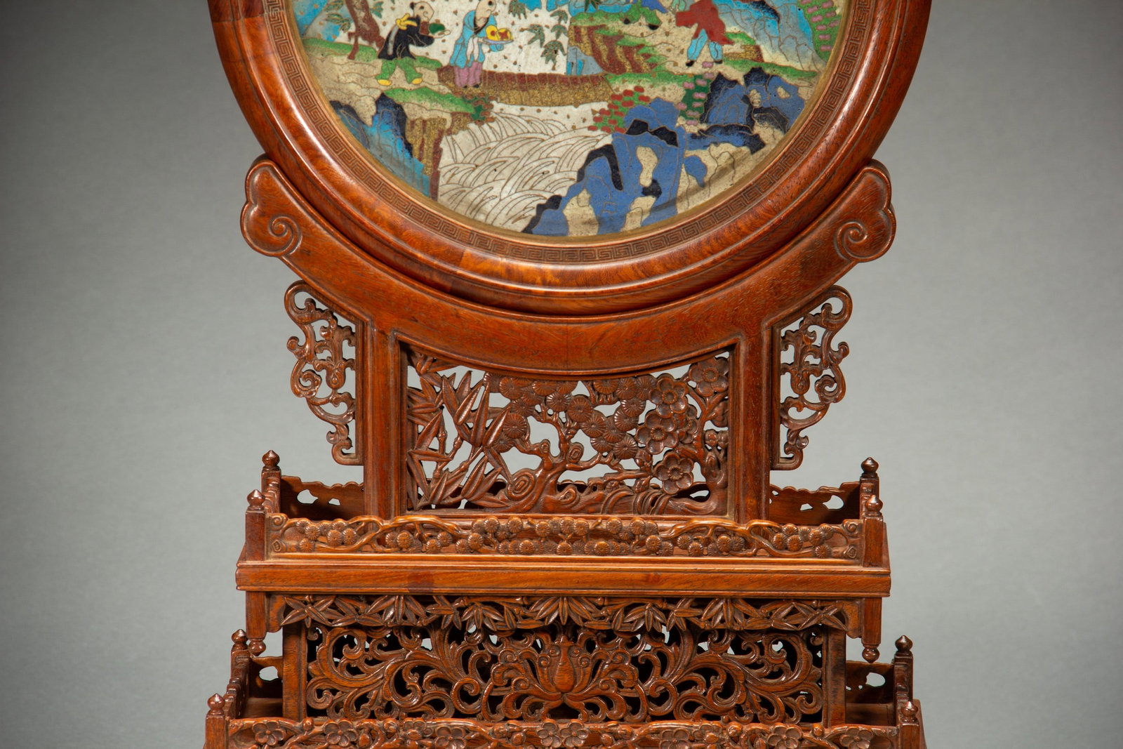 A HUANGHUALI SCREEN - 4