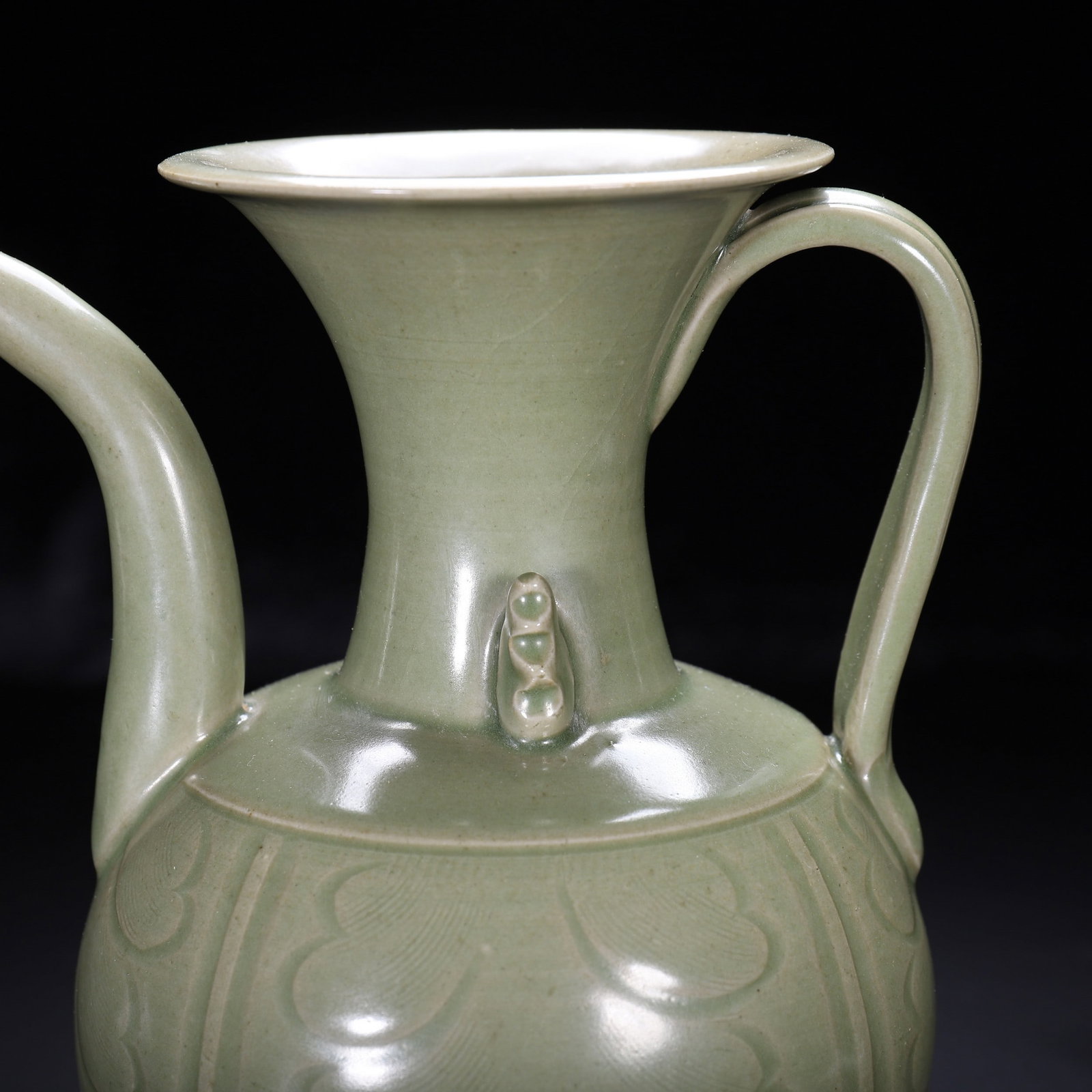 A YAOZHOU EWER - 3