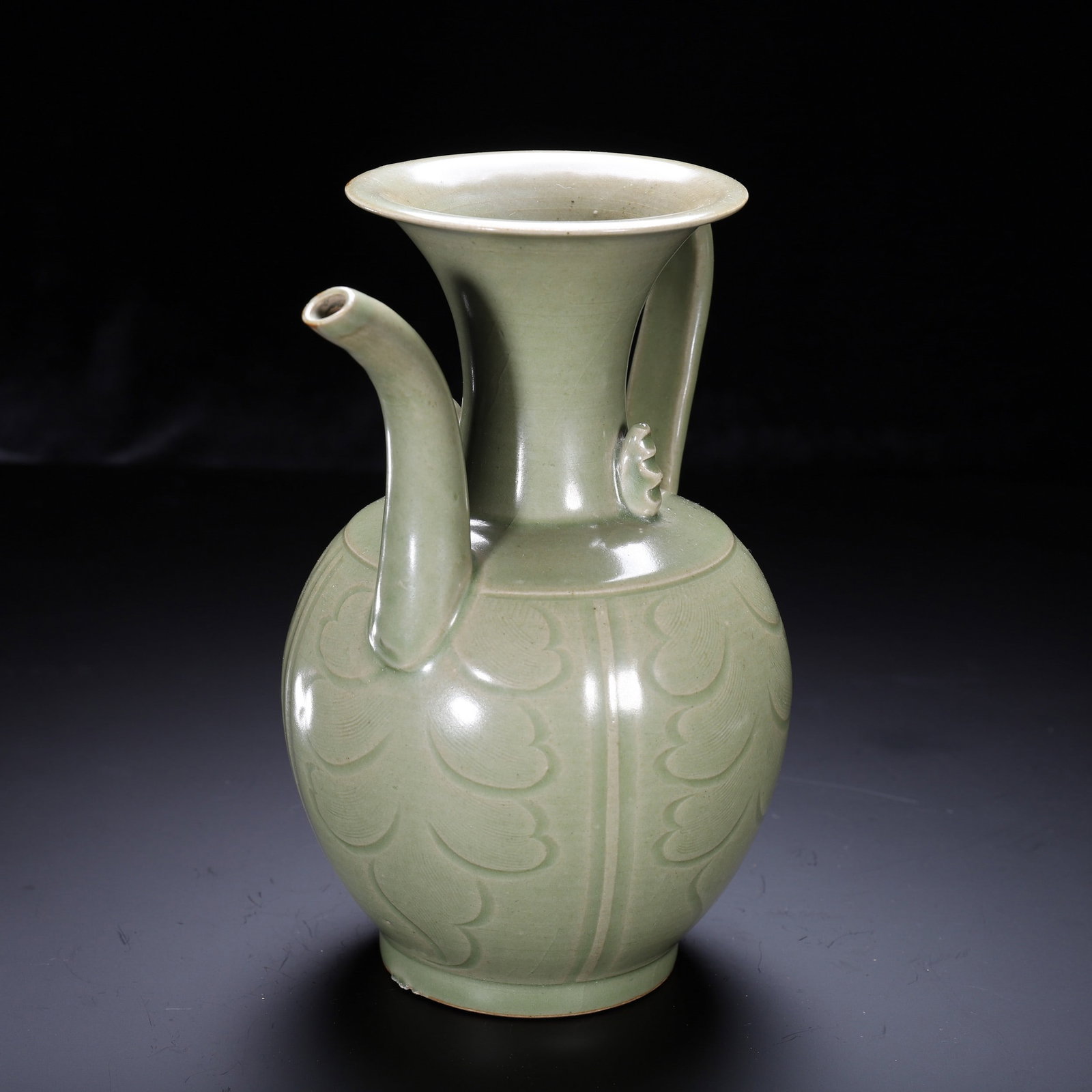 A YAOZHOU EWER - 6