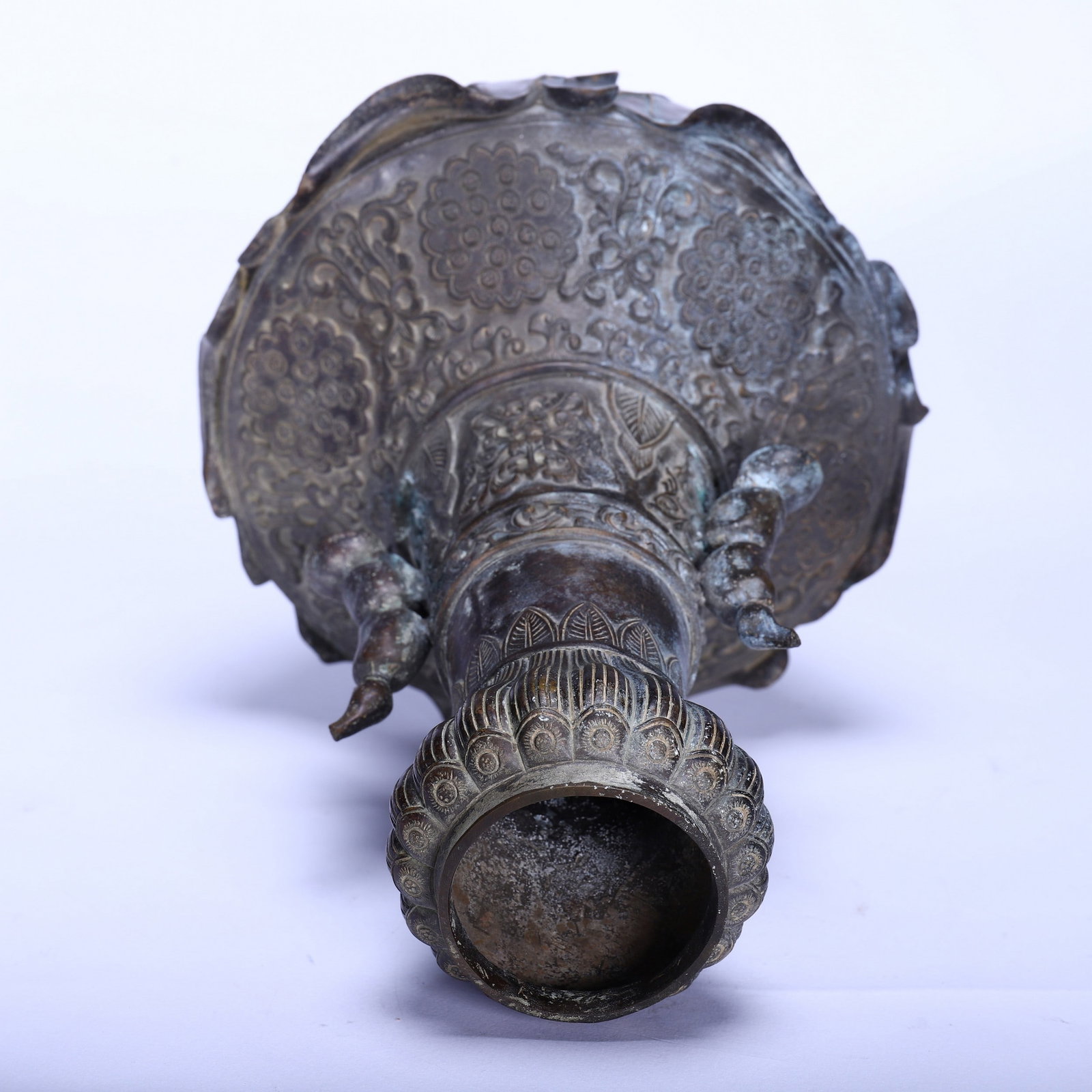 A COPPER VASE - 8