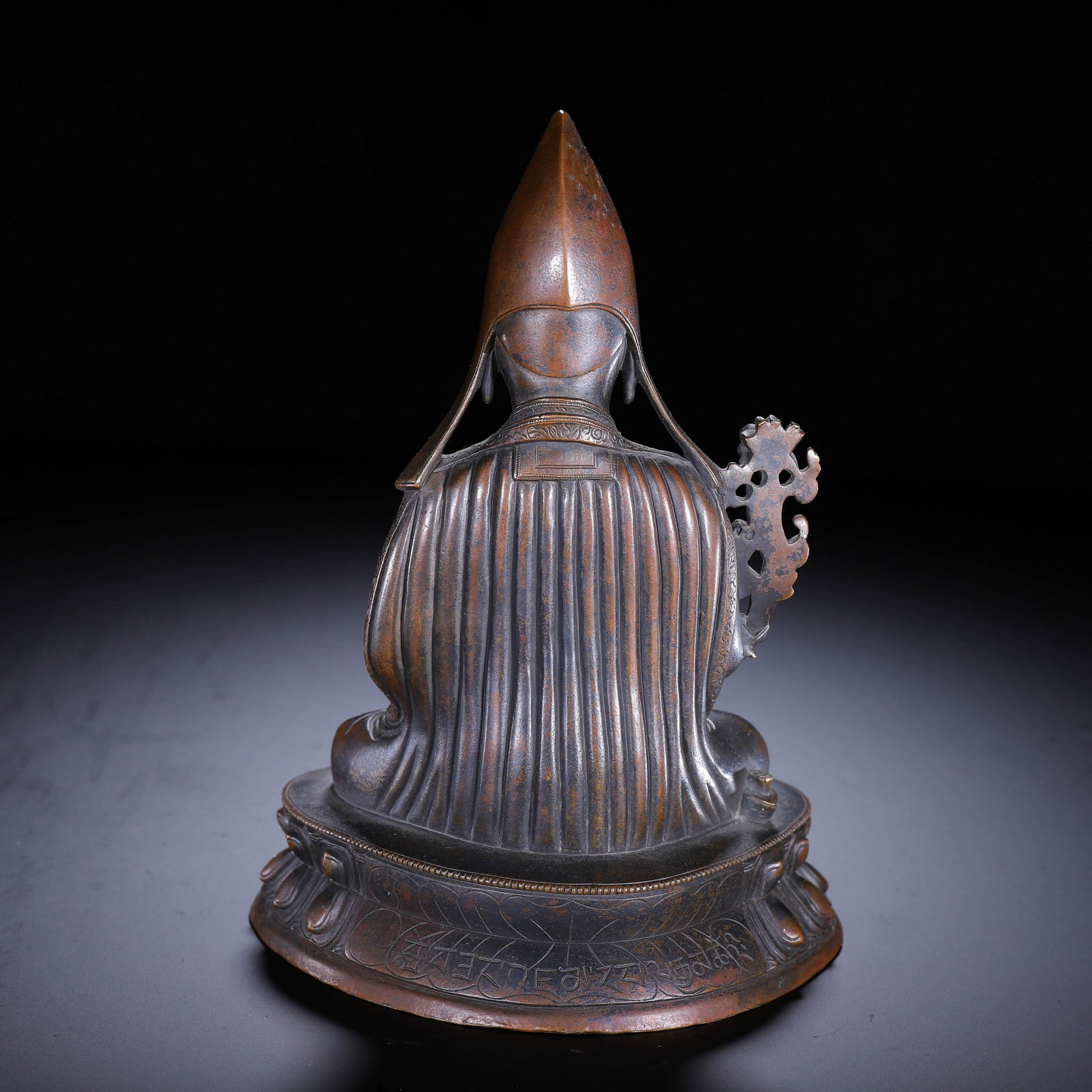 A COPPER BUDDHA STATUE - 7