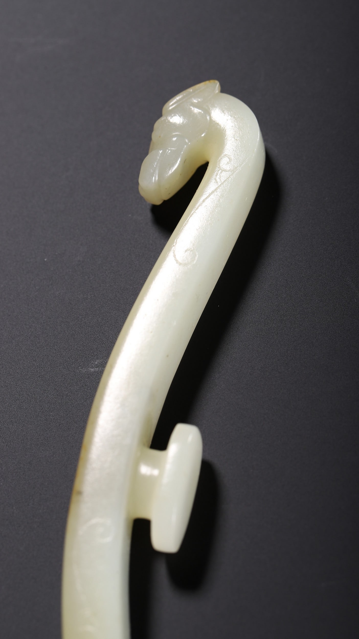 A JADE BELT HOOK - 4