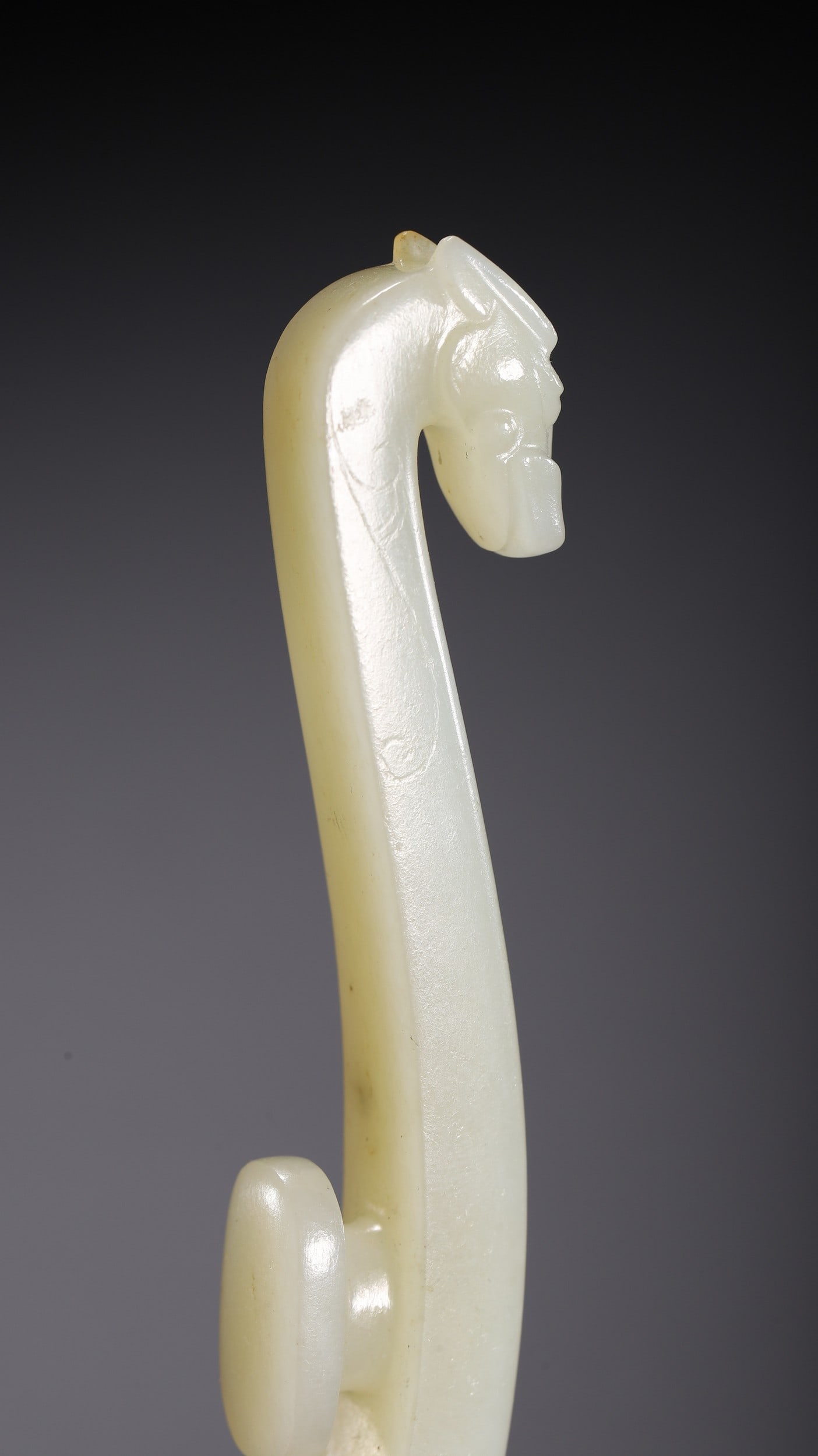 A JADE BELT HOOK - 8