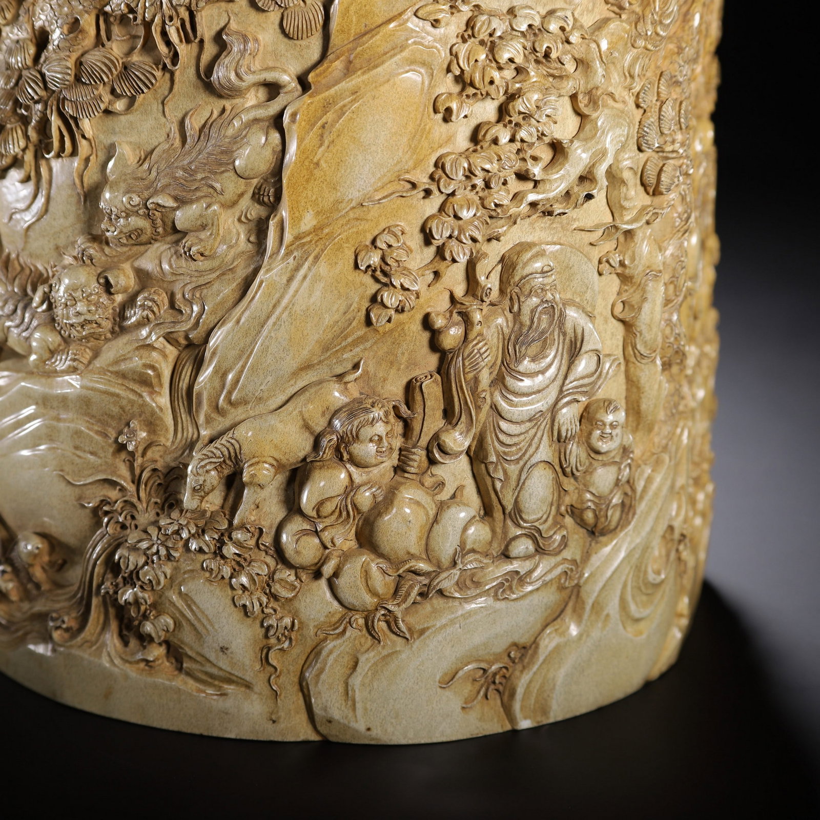A SHOUSHAN BRUSH POT - 5