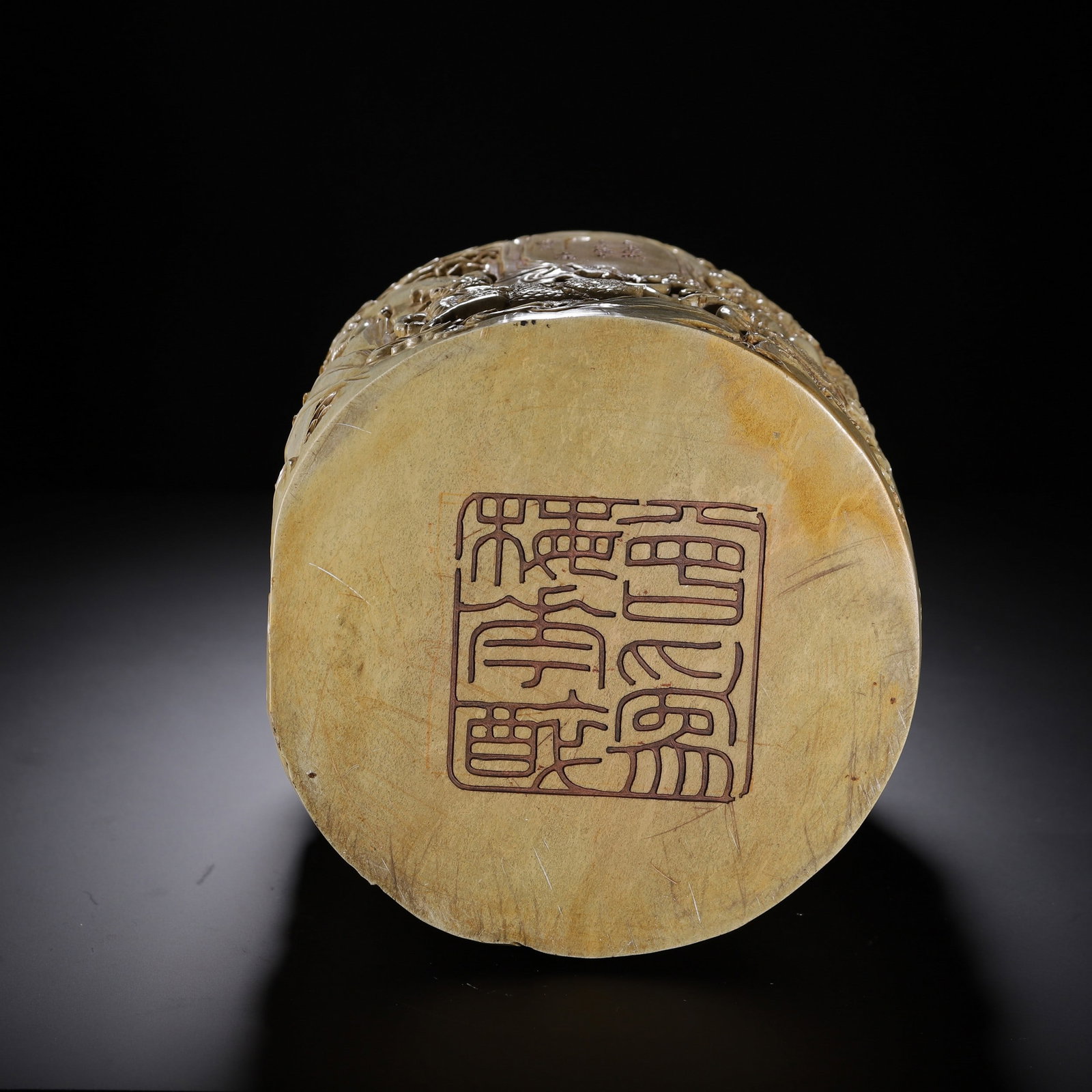 A SHOUSHAN BRUSH POT - 9
