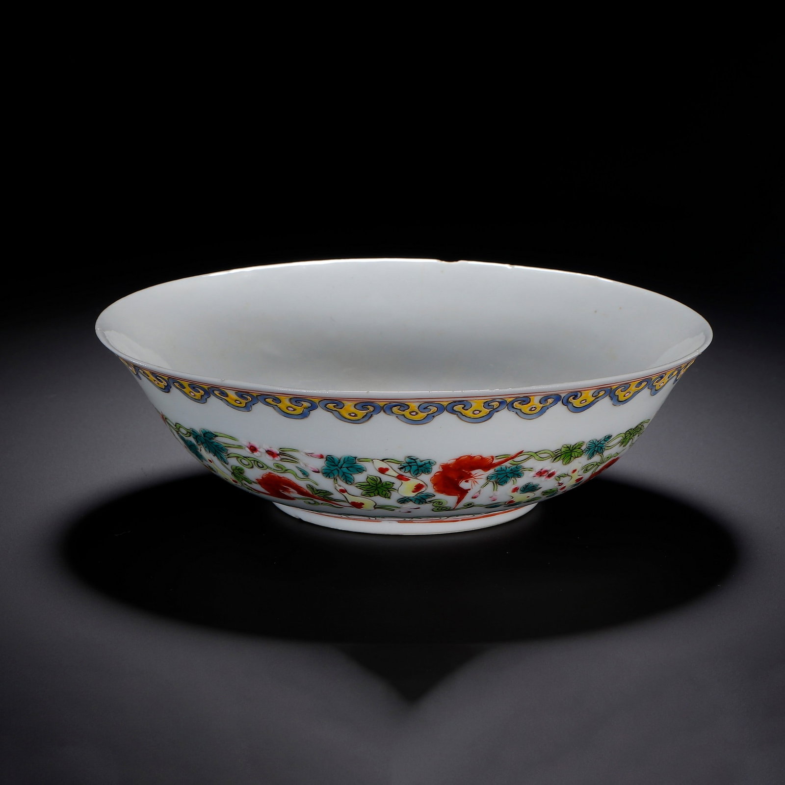 A BOWL: 清 瓷碗 A bowl Lg.18cm