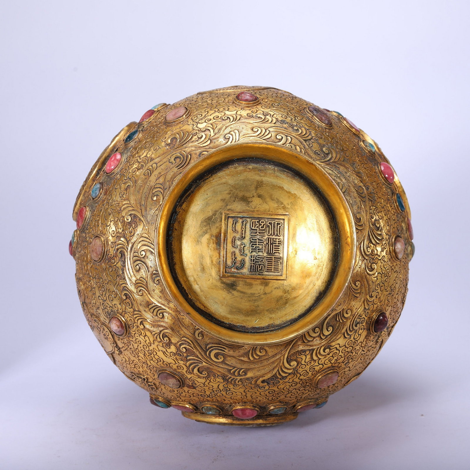 A COPPER GILDING VASE - 9