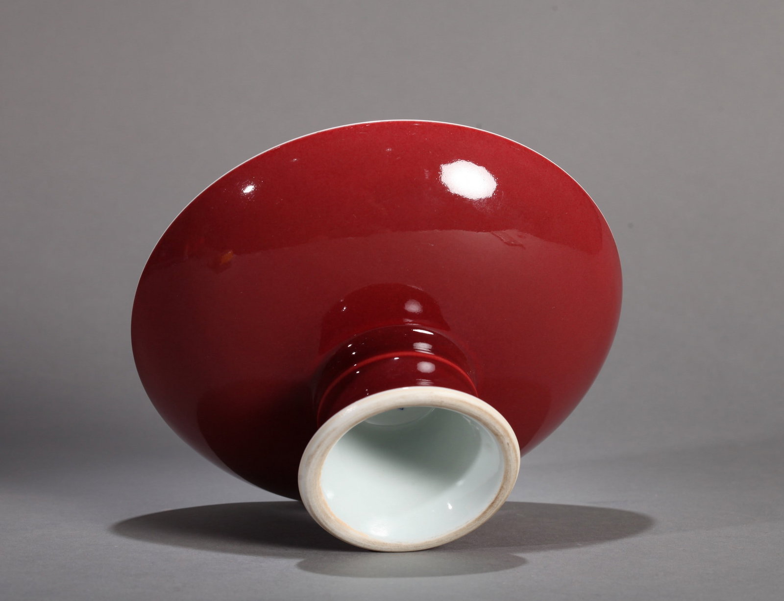A RED-GLAZED STEM DISH - 3