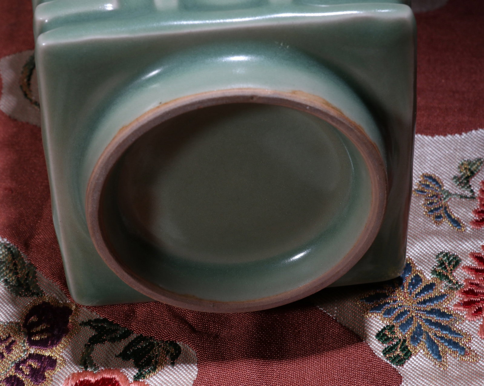 A LONGQUAN VASE - 7