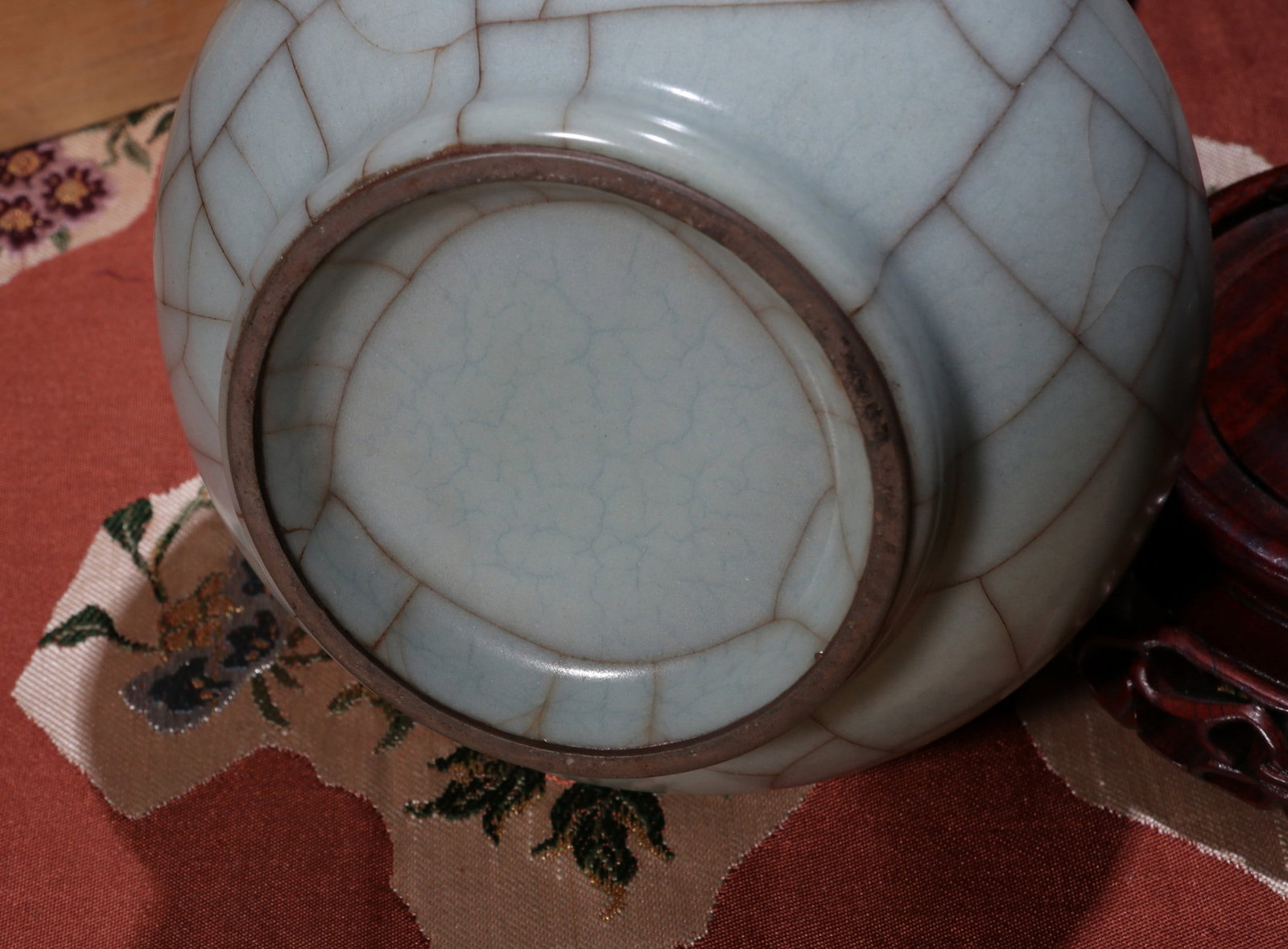 A GUAN VASE - 6