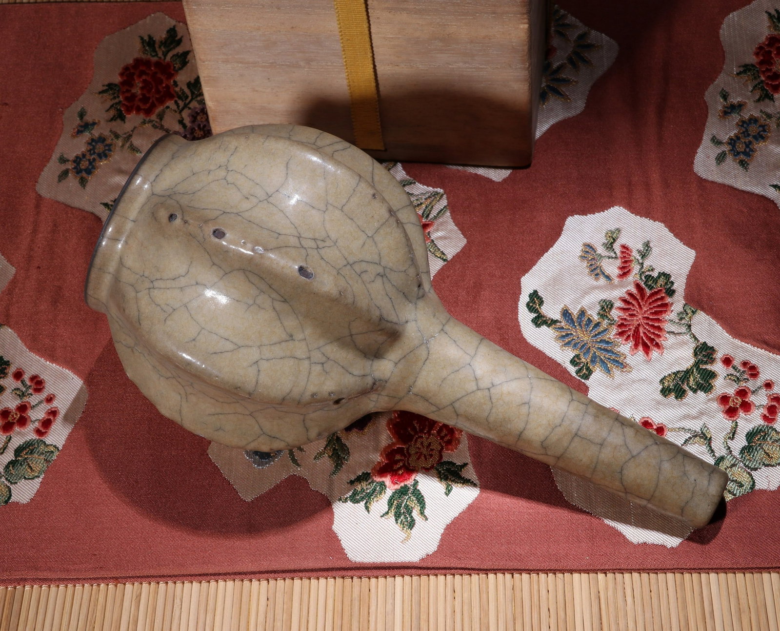 A GE NECK VASE - 4