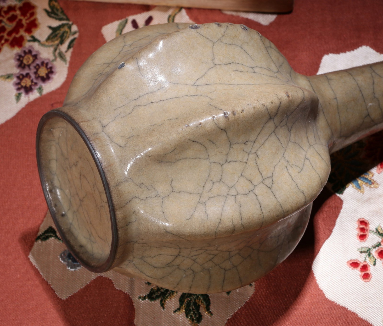 A GE NECK VASE - 5