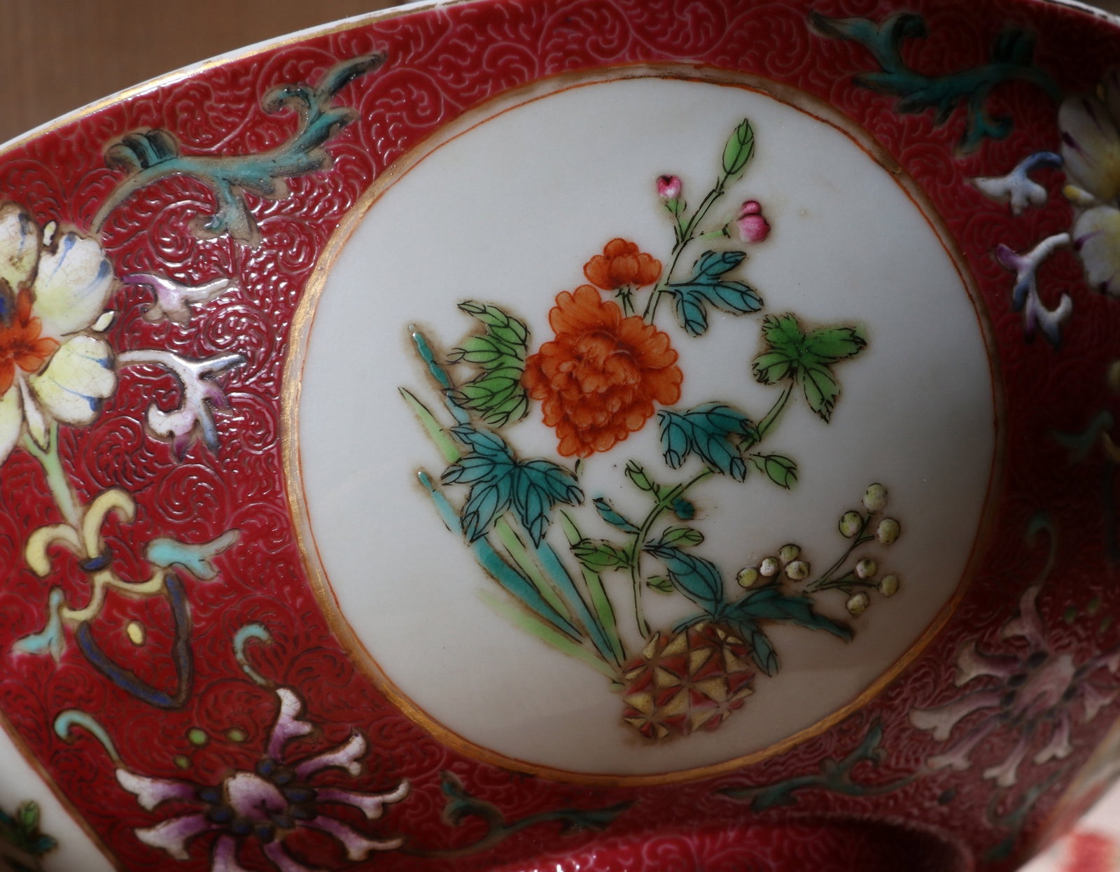 A RUBY-GROUND FLORAL BOWL - 7