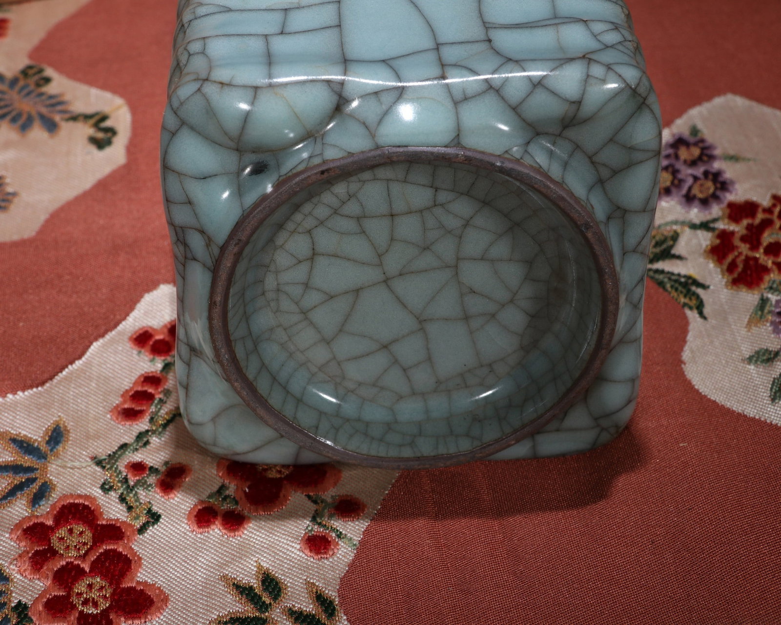 A GUAN CONG-FORM VASE - 5
