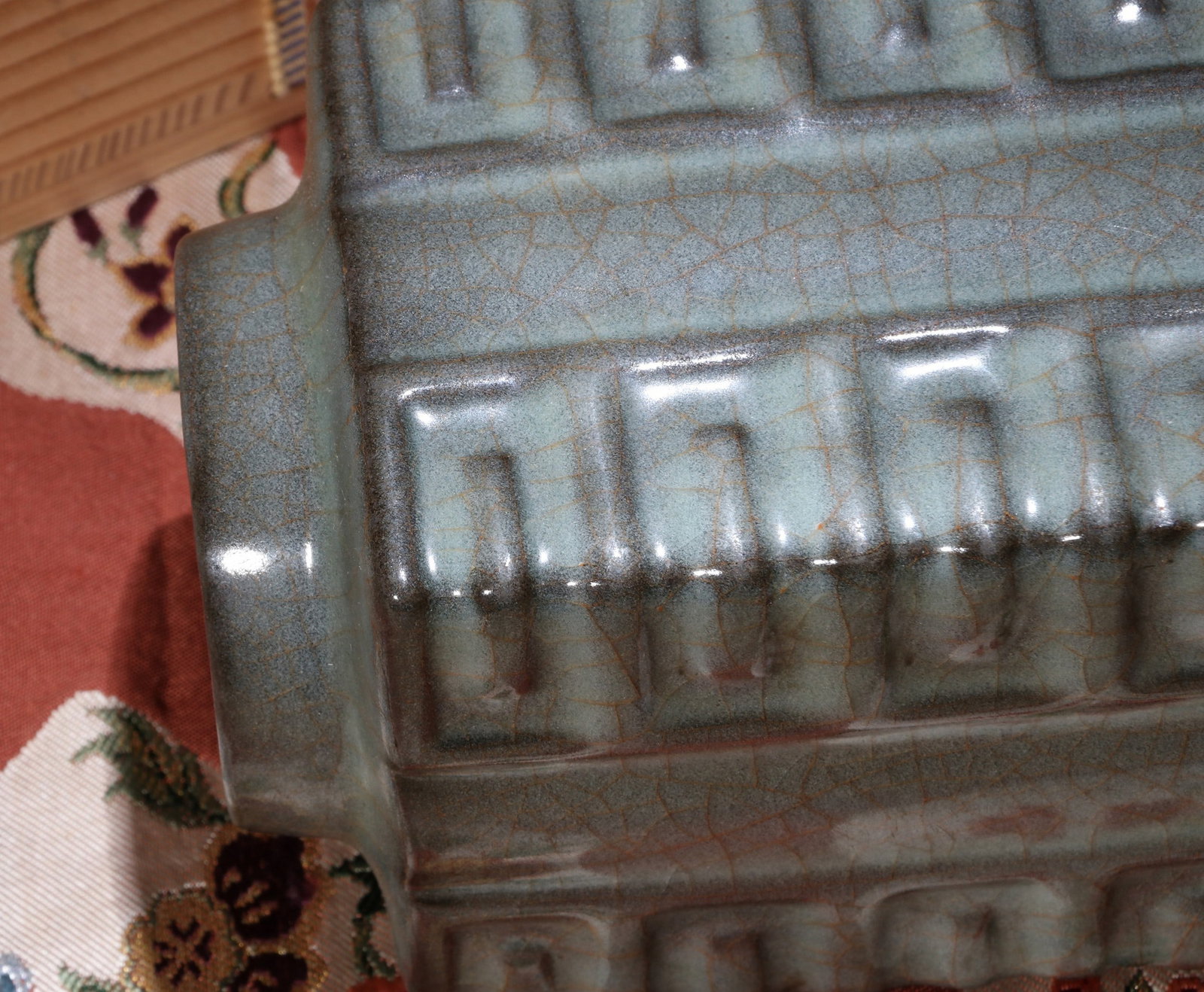 A GUAN VASE - 5