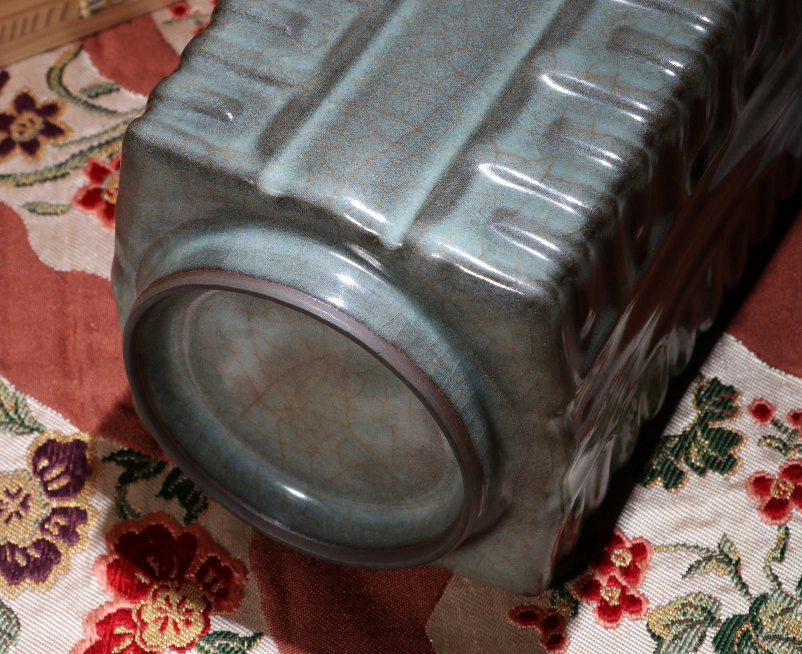 A GUAN VASE - 6