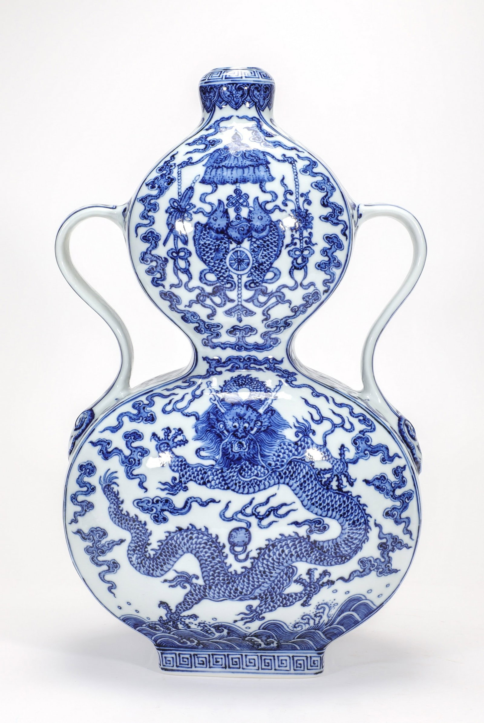 A BLUE AND WHITE DRAGON DOUBLE -GOURD VASE: 清乾隆青花龙纹双耳葫芦扁瓶 A blue and white dragon double -gourd vase Ht.40cm