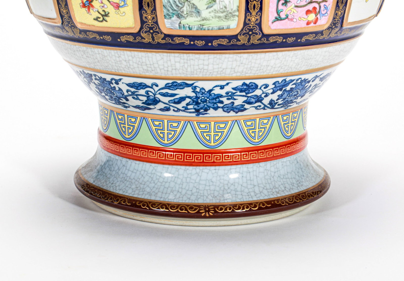 A LARGE BEAUTIFUL VASE - 11