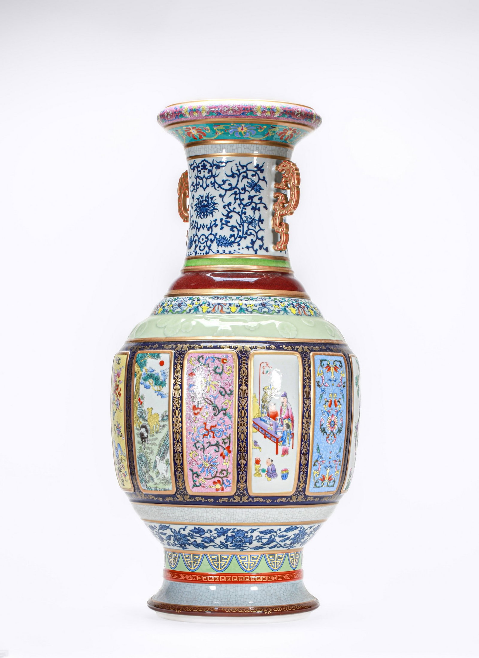 A LARGE BEAUTIFUL VASE - 3