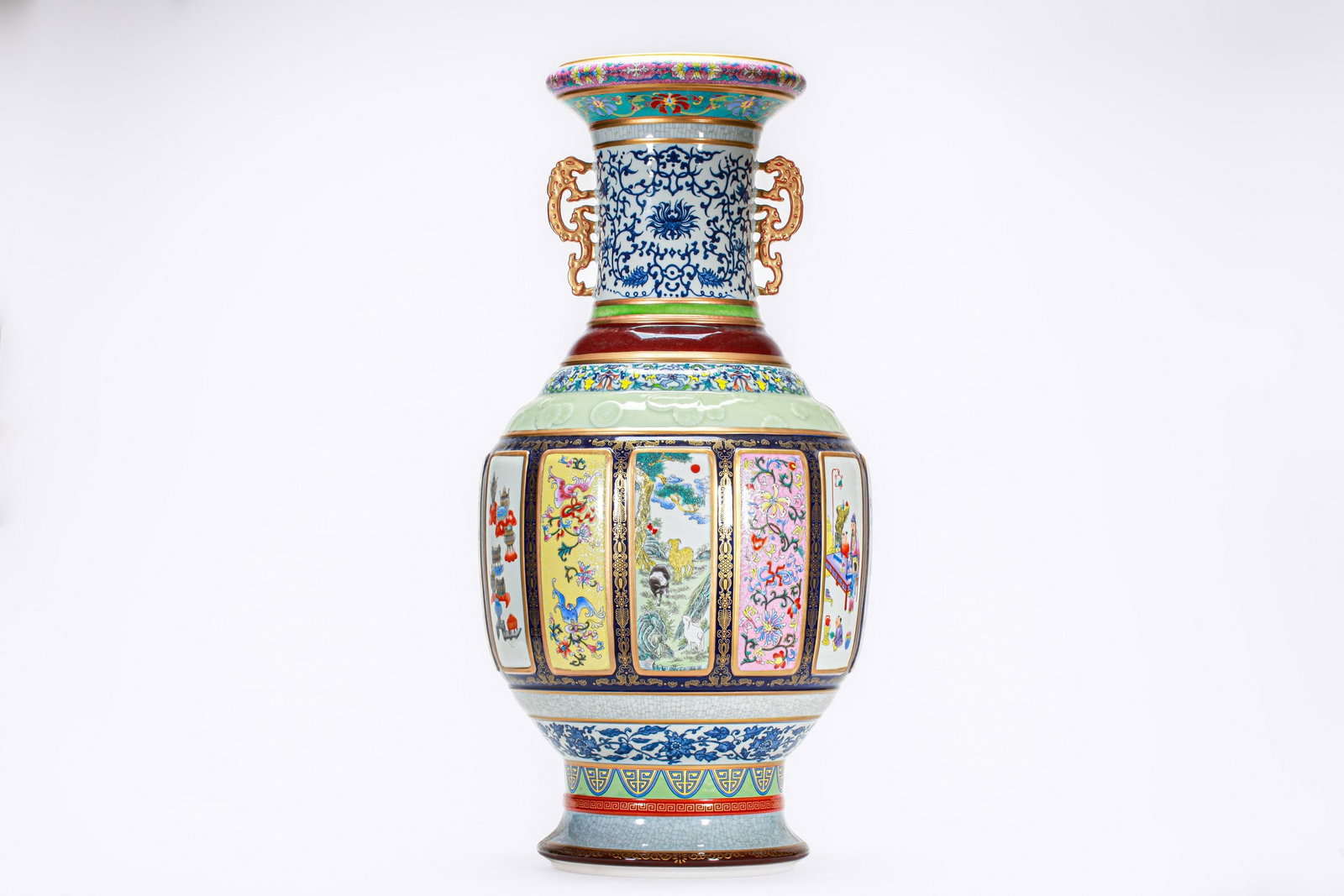 A LARGE BEAUTIFUL VASE - 4