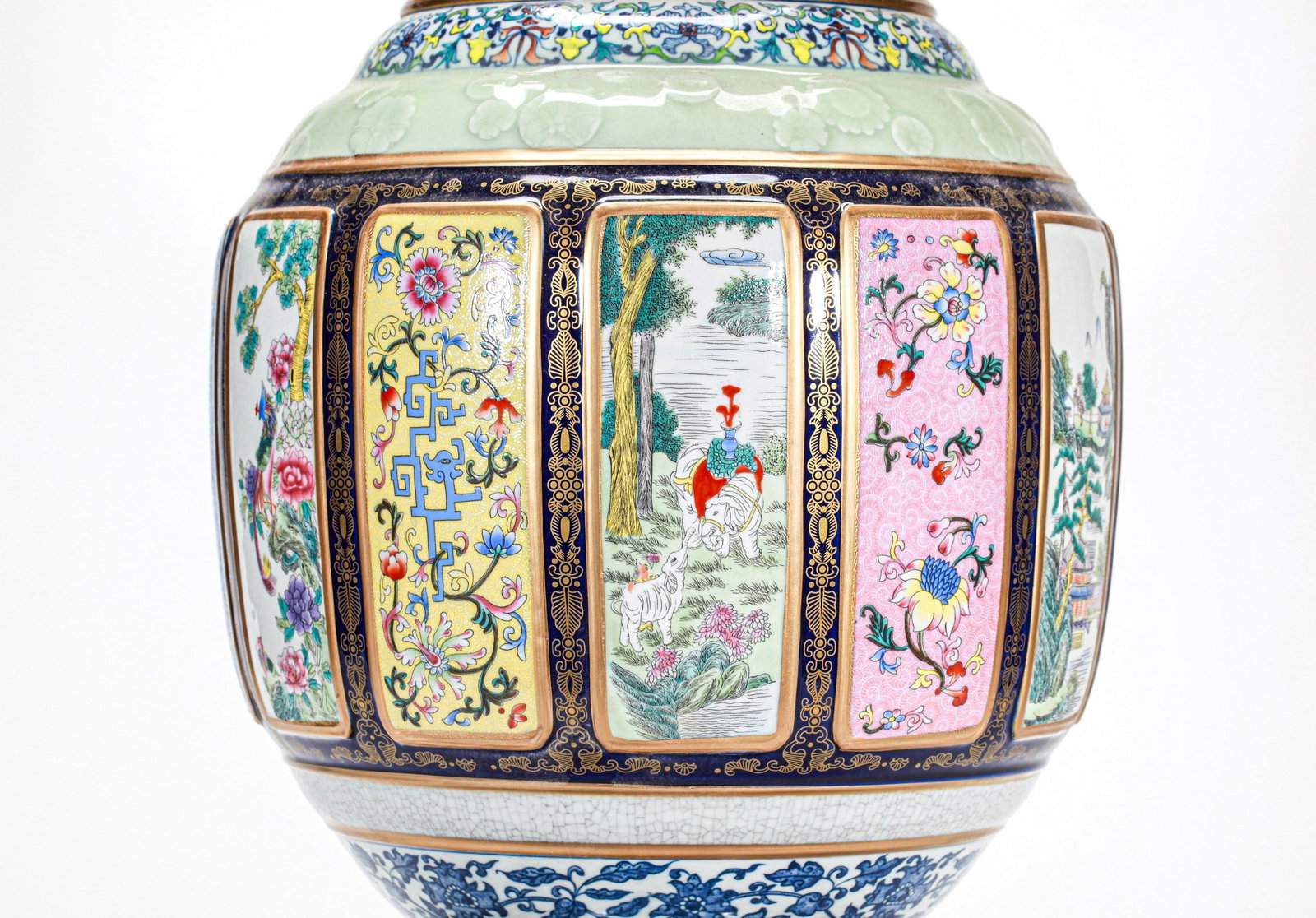 A LARGE BEAUTIFUL VASE - 8
