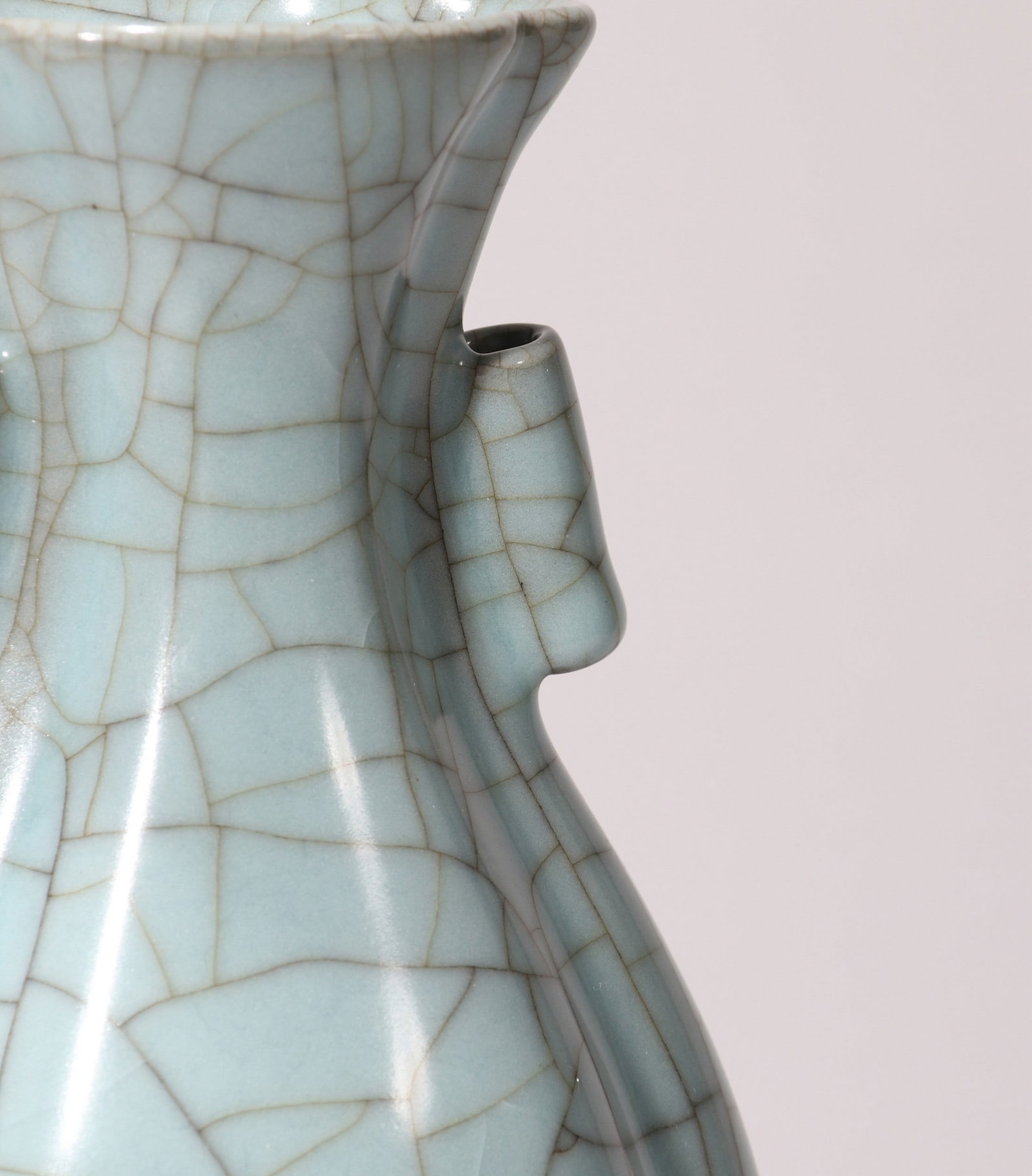 A GUAN VASE - 4