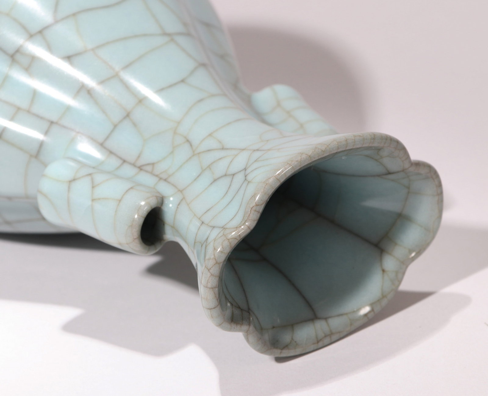 A GUAN VASE - 7