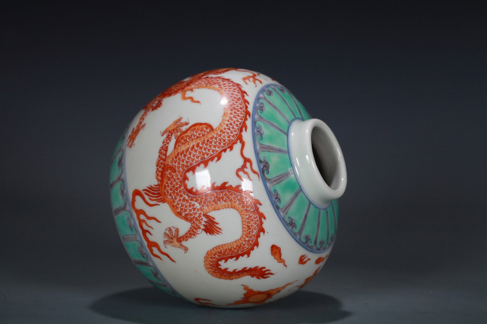 AN IRON-RED DRAGON PATTERNED SMALL JAR - 7