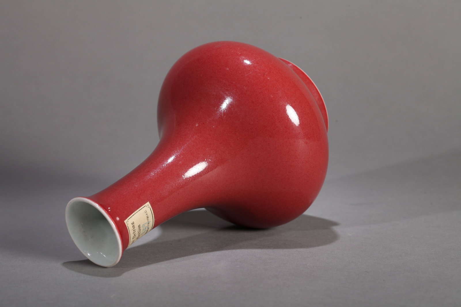 A RED-GLAZED VASE - 6