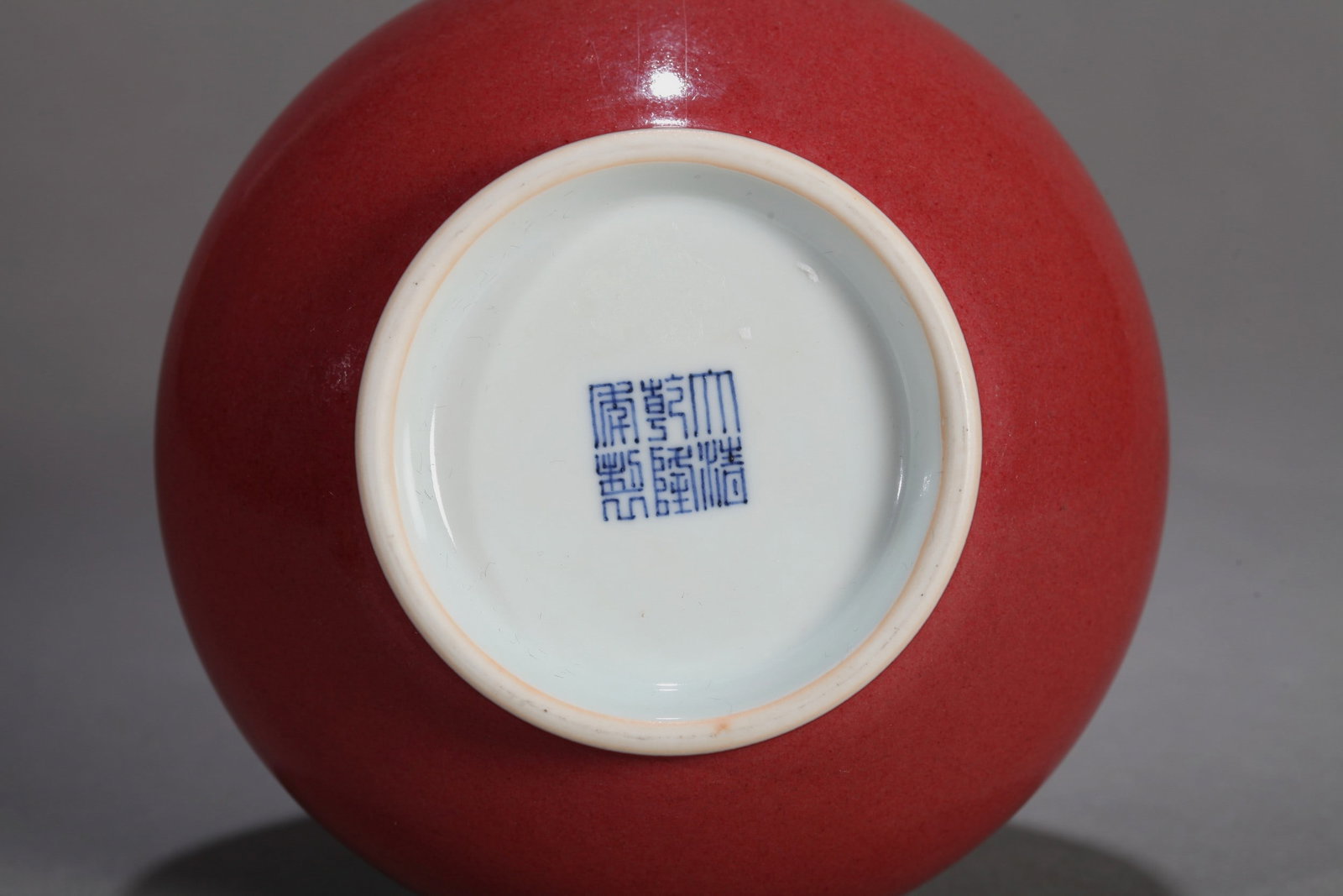A RED-GLAZED VASE - 7