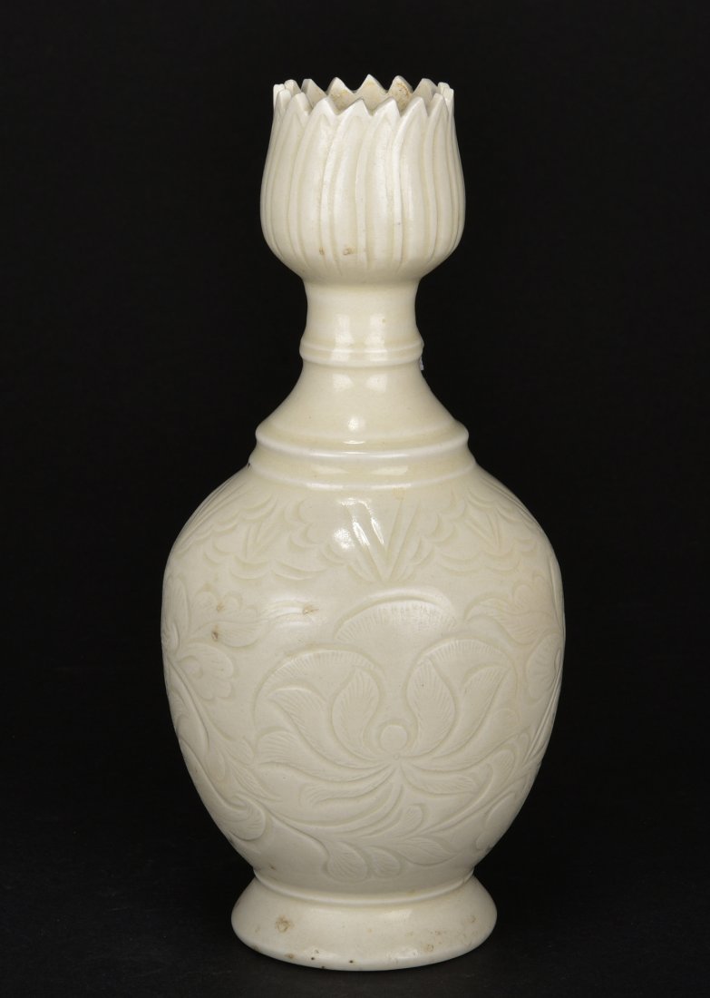 WHITE GLAZED AND IMPRESSED 'FLOWERS' BOTTLE VASE (1 of 6)