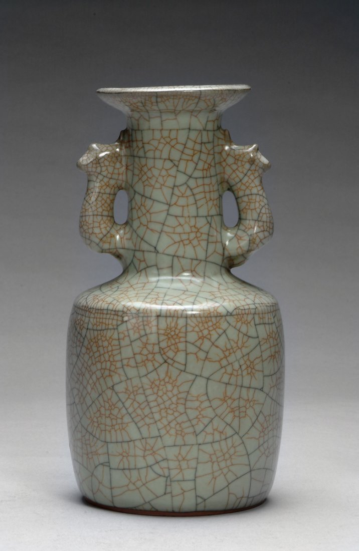 A CHINESE CRACKLEWARE VASE (1 of 3)