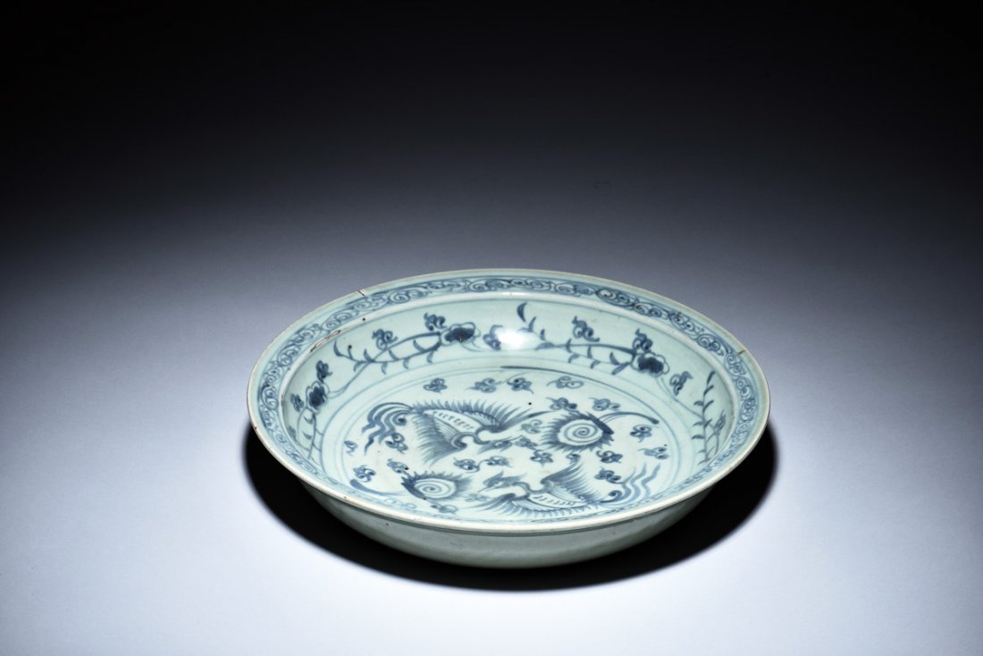 BLUE AND WHITE 'PHOENIX' DISH (1 of 6)